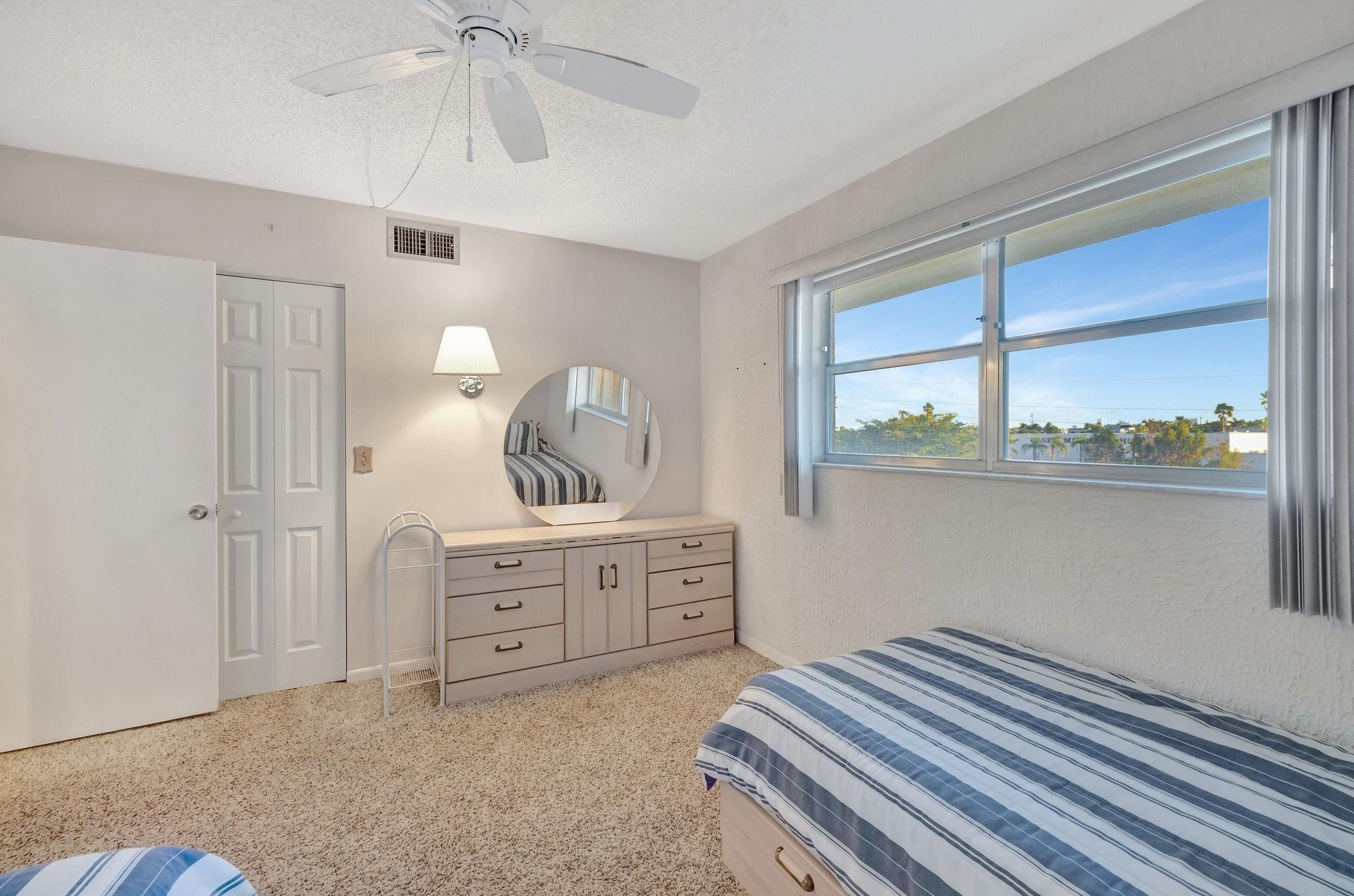 205 SE 11th Ter 405