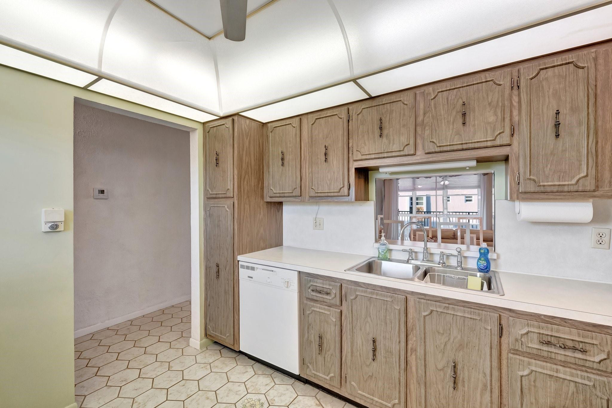 205 SE 11th Ter 405