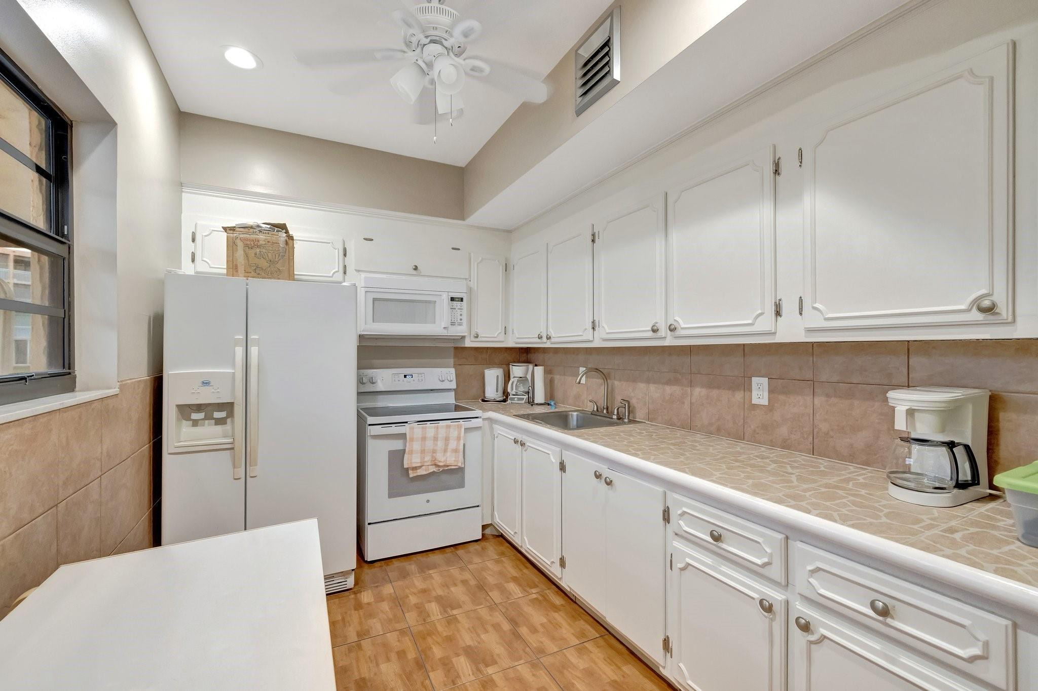 205 SE 11th Ter 405