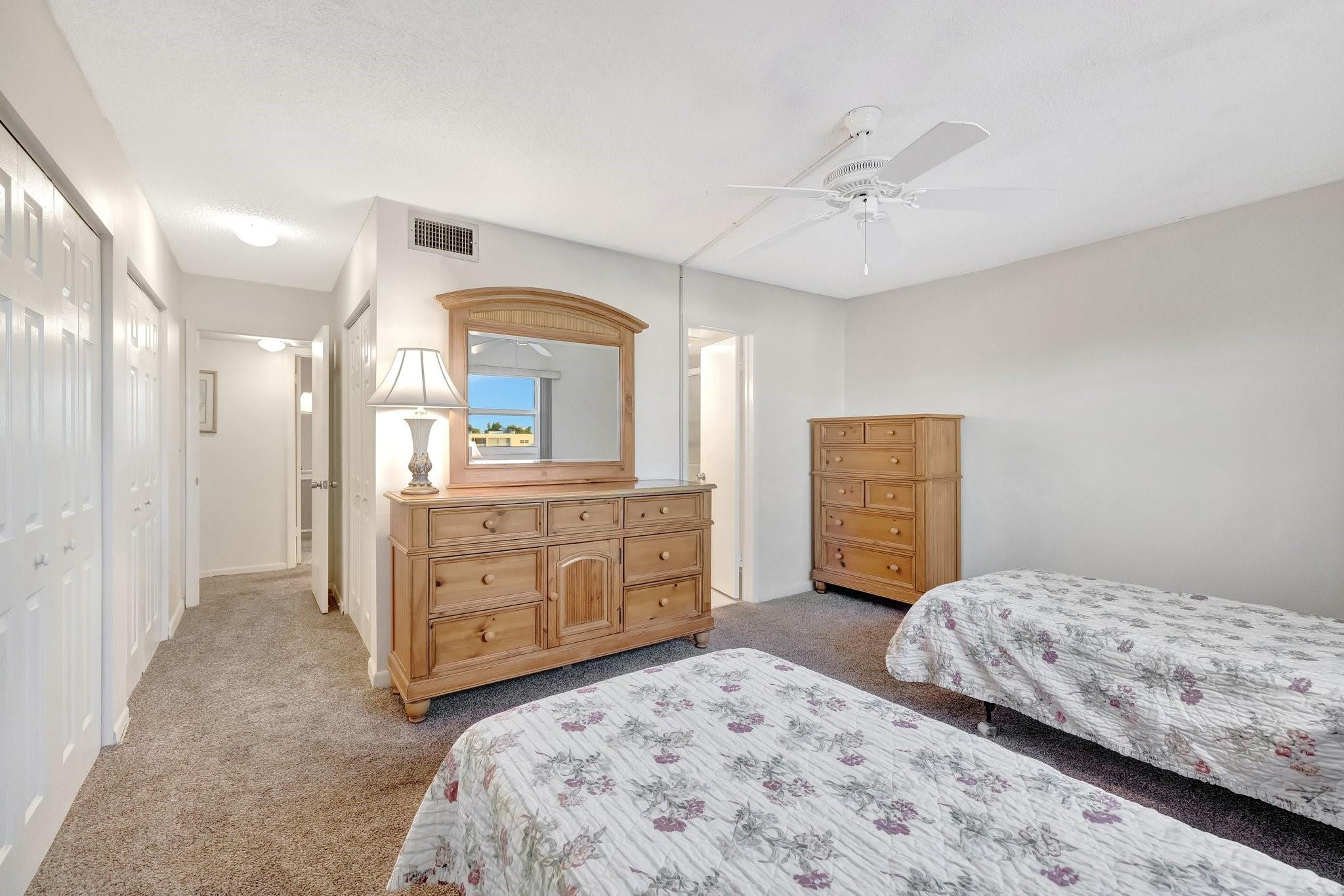 205 SE 11th Ter 405