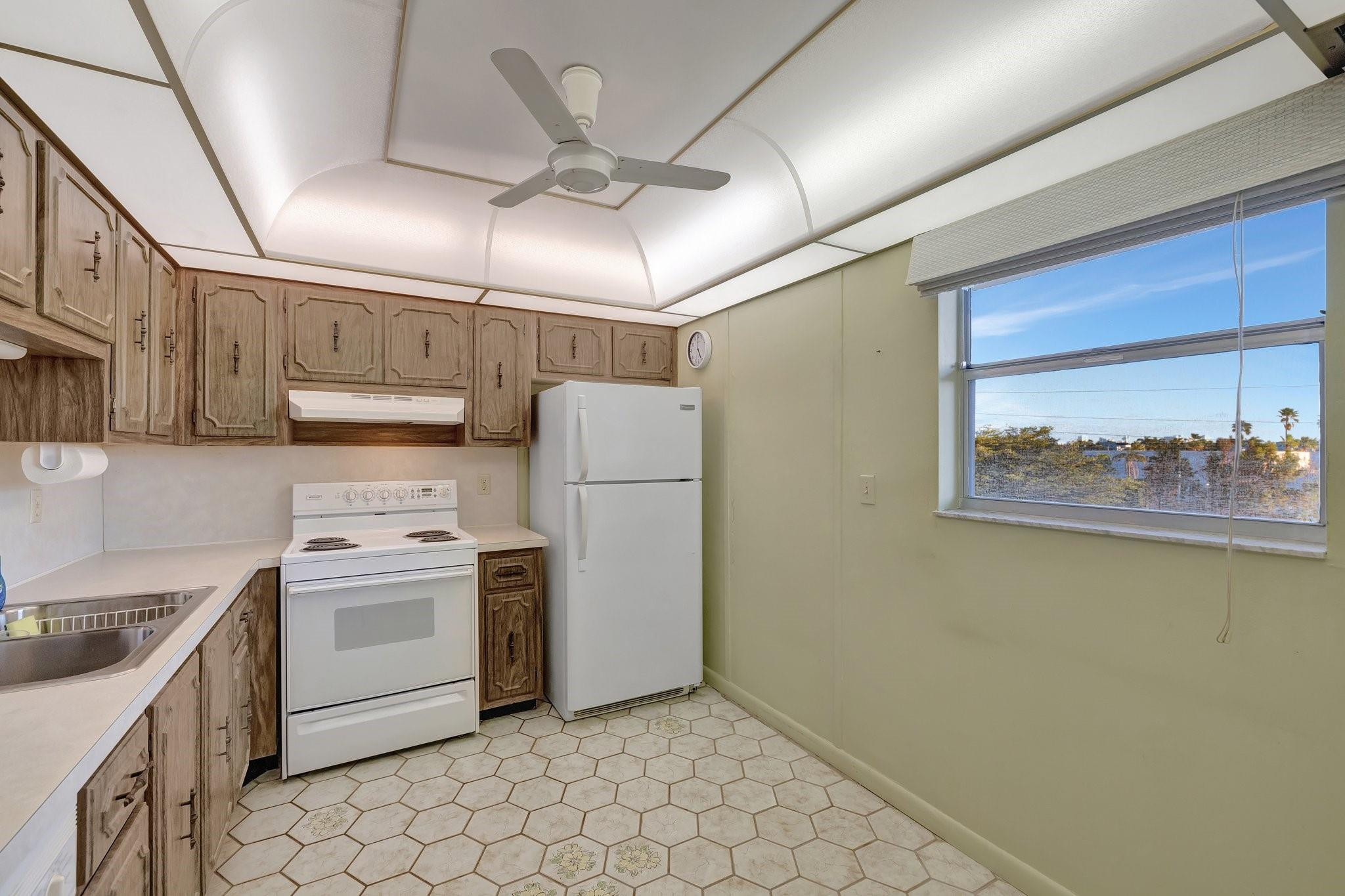 205 SE 11th Ter 405