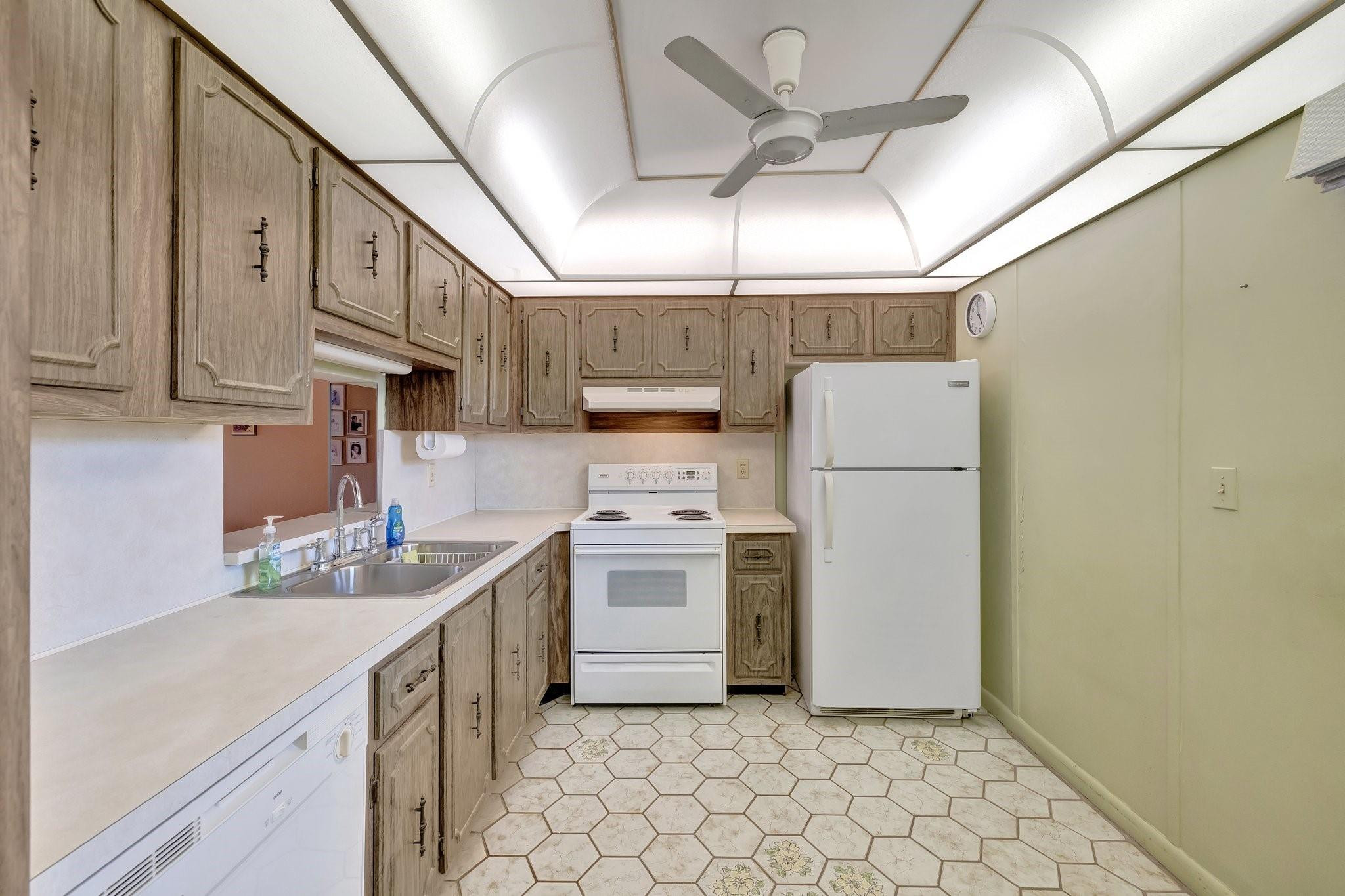 205 SE 11th Ter 405