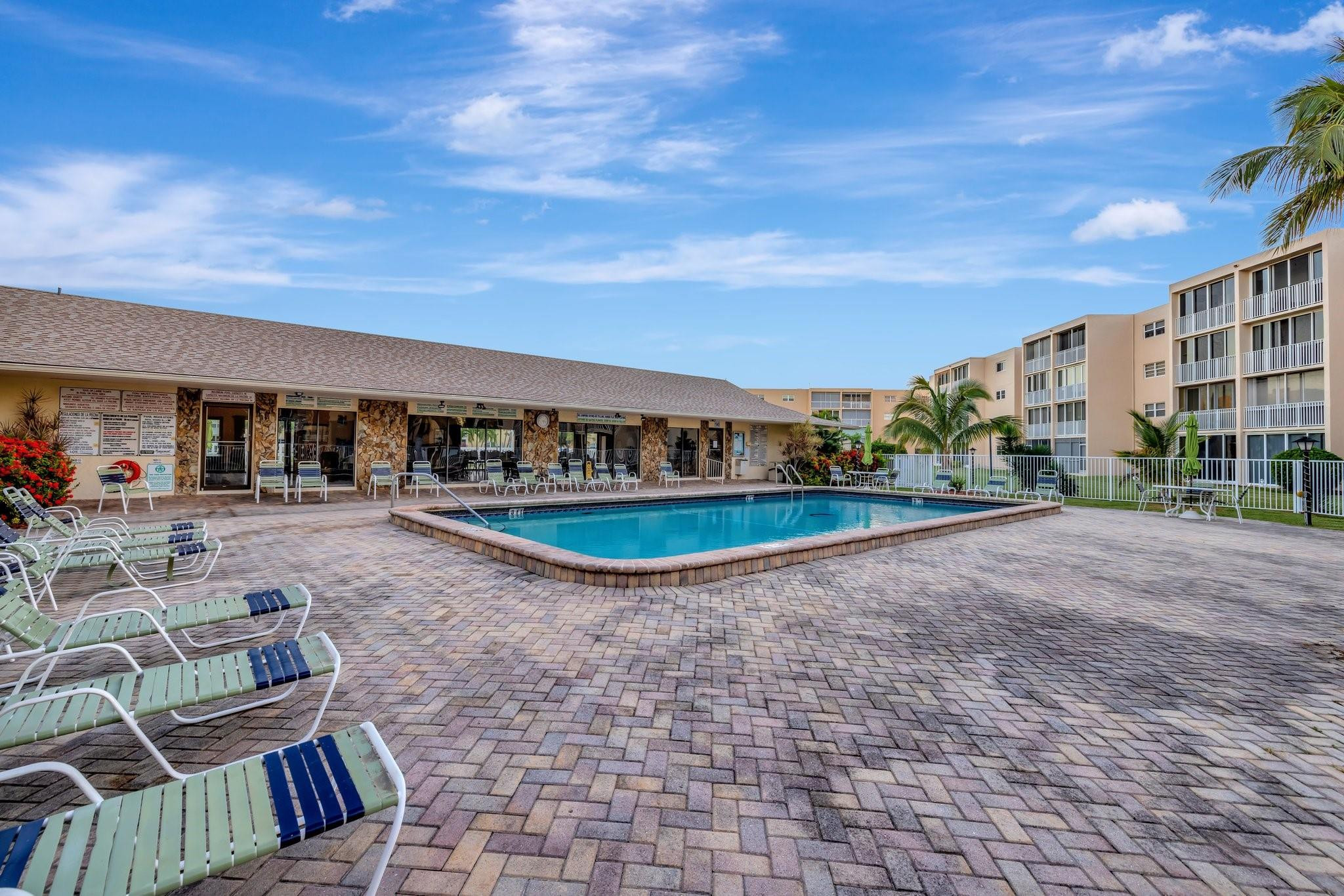 205 SE 11th Ter 405
