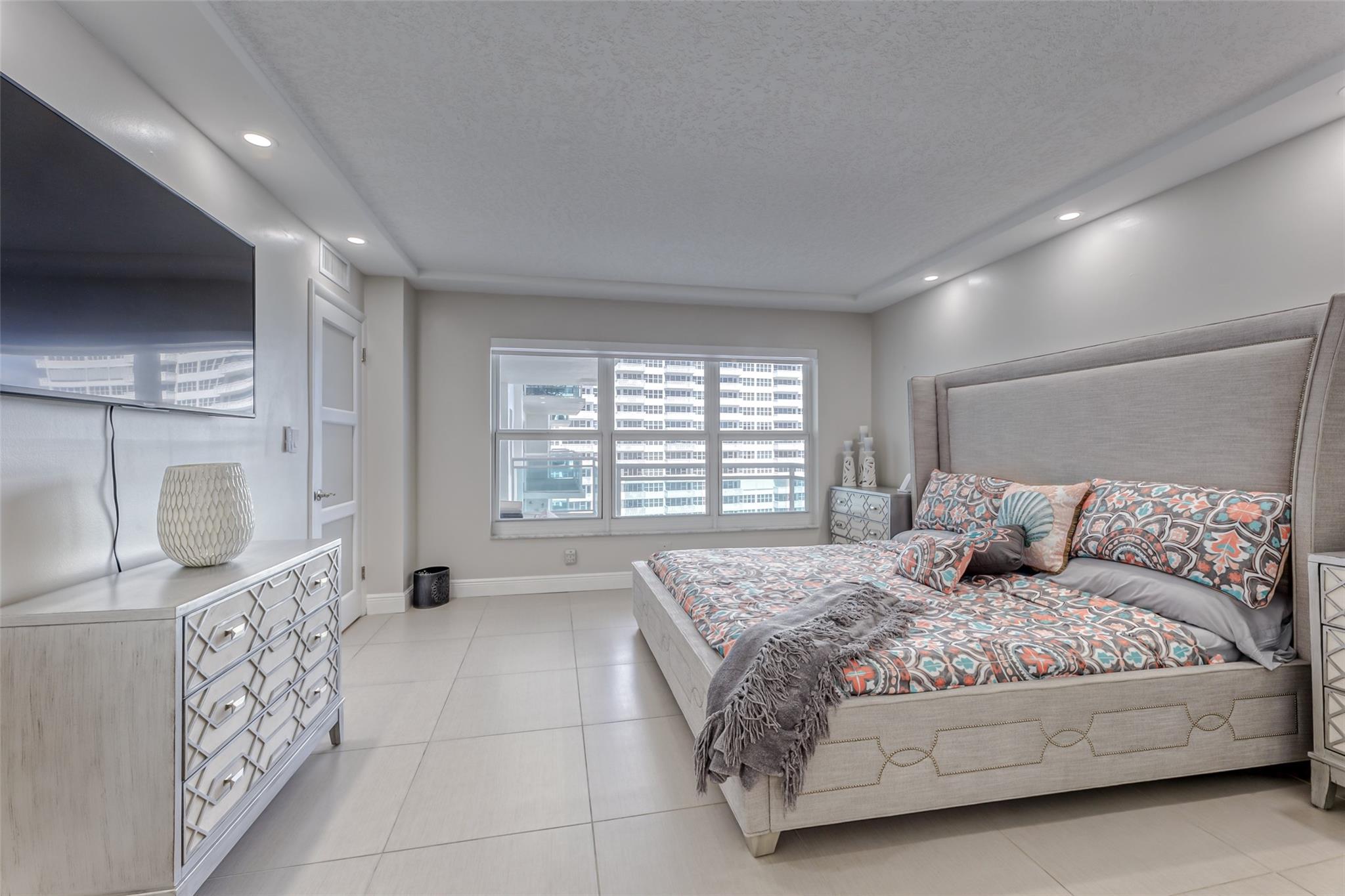 3900 Galt Ocean Dr 712
