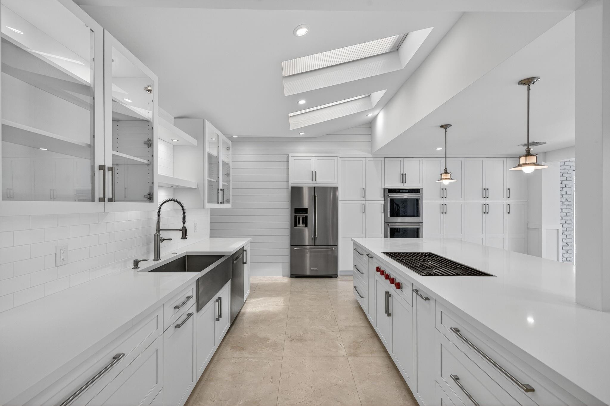 990 SE 7th Ave