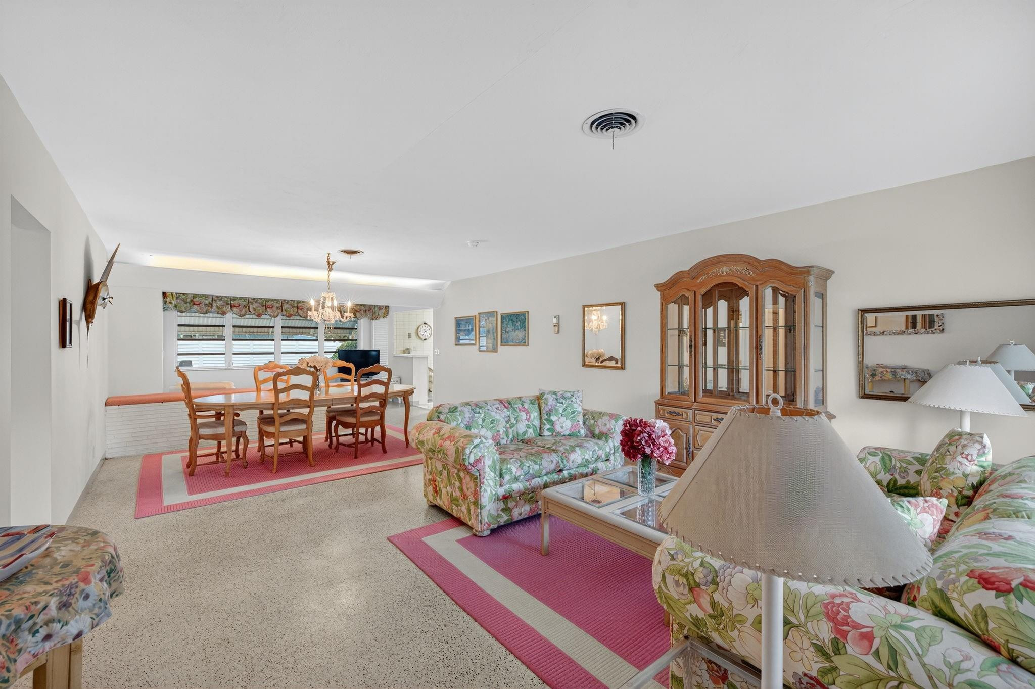 2048 Coco Palm Pl
