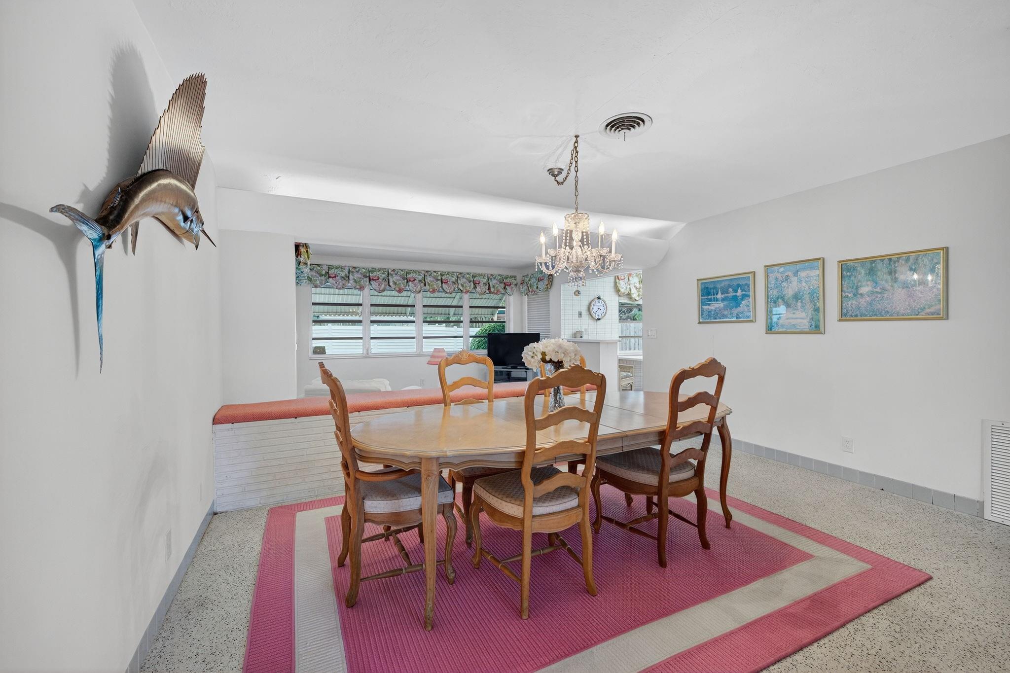 2048 Coco Palm Pl