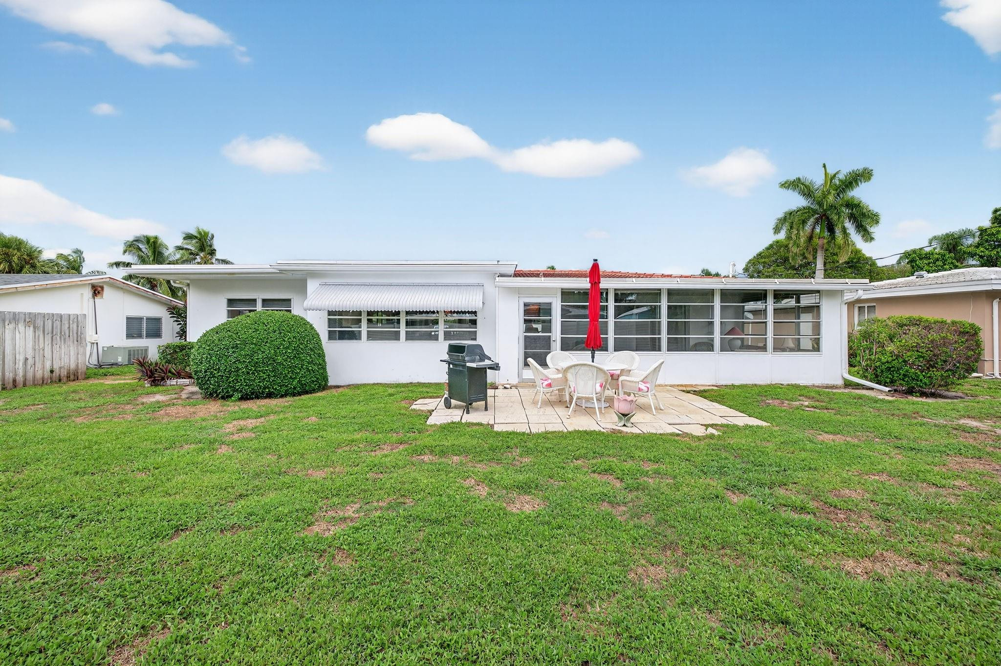 2048 Coco Palm Pl