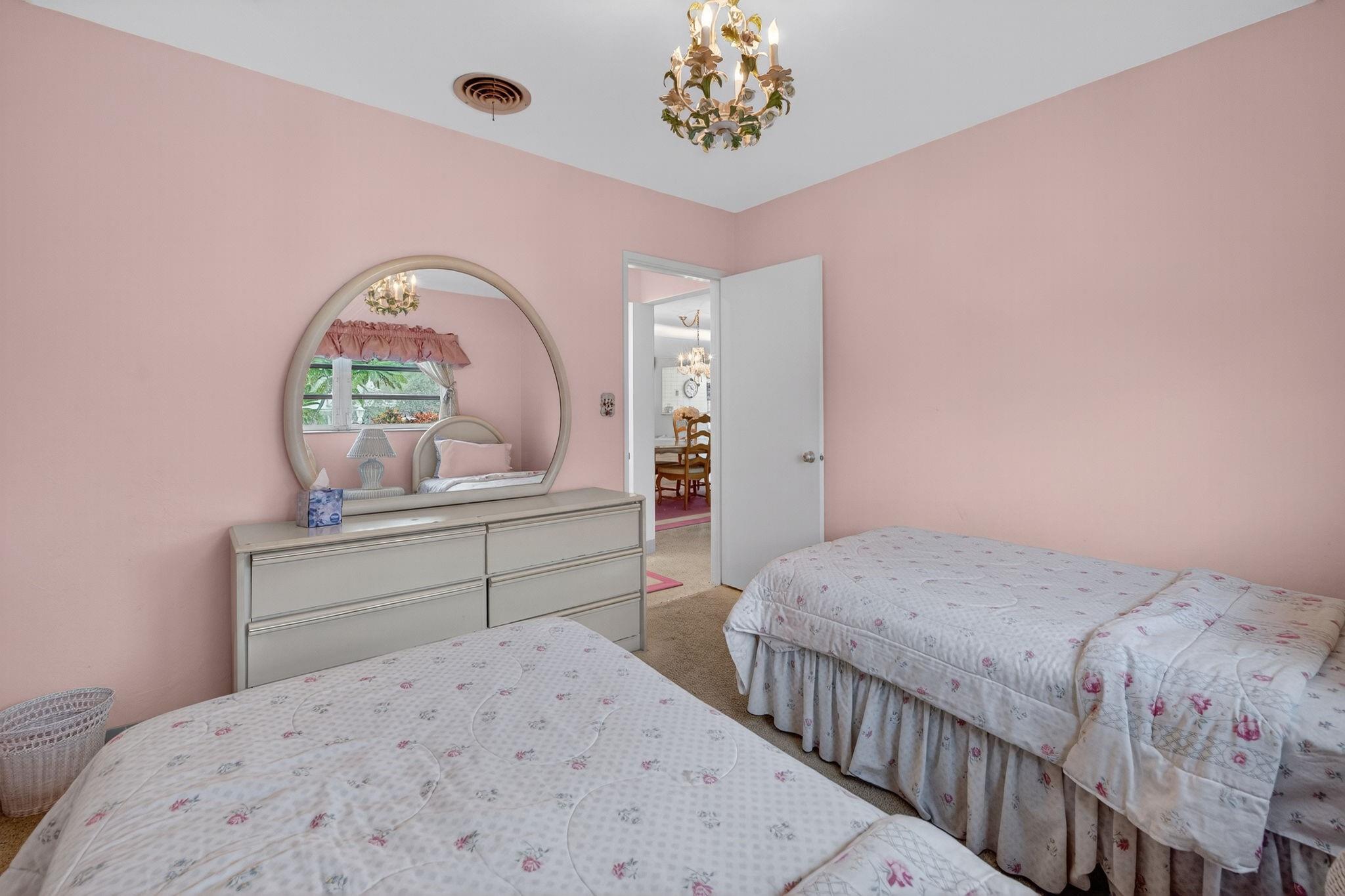 2048 Coco Palm Pl