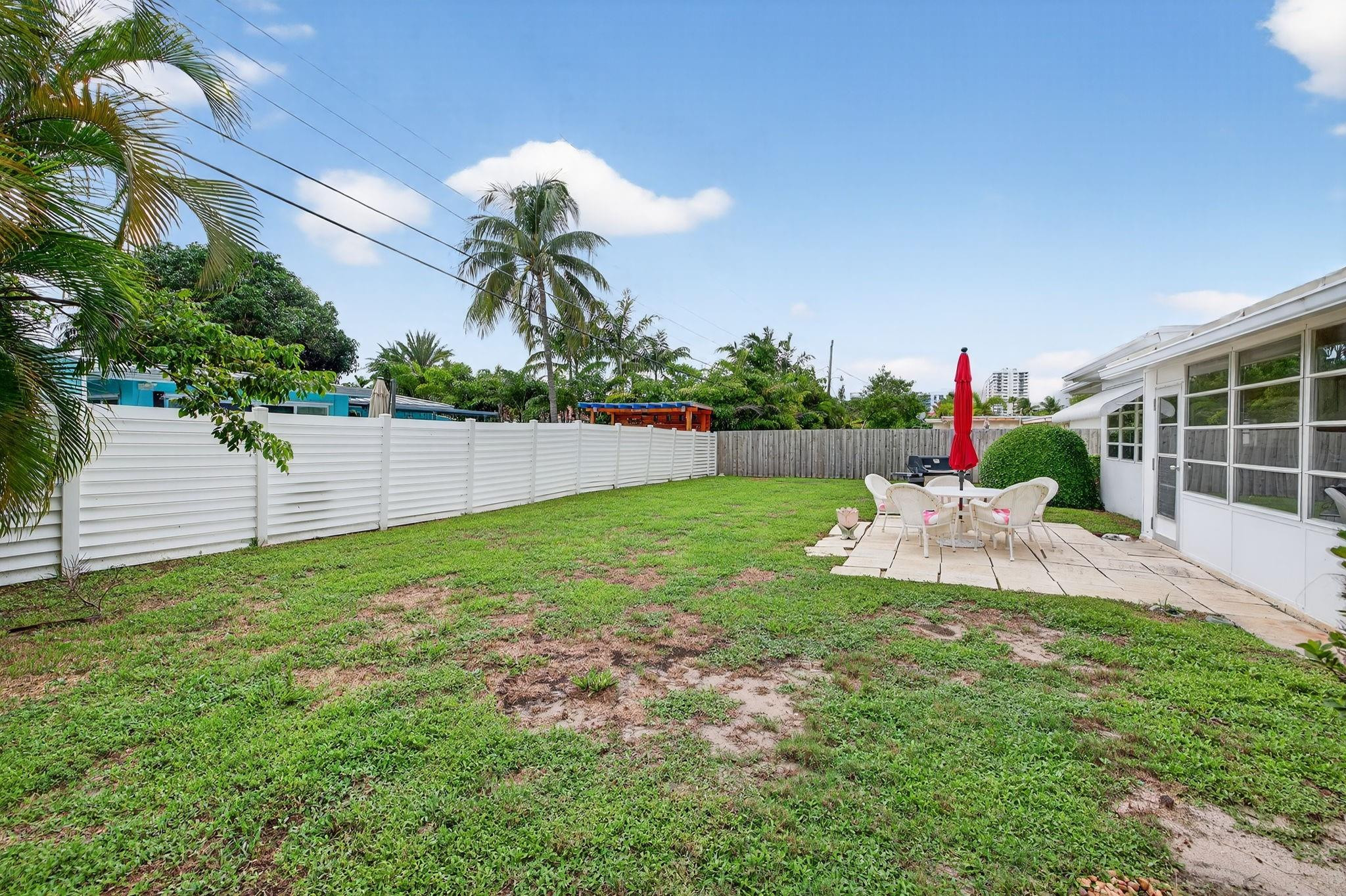 2048 Coco Palm Pl