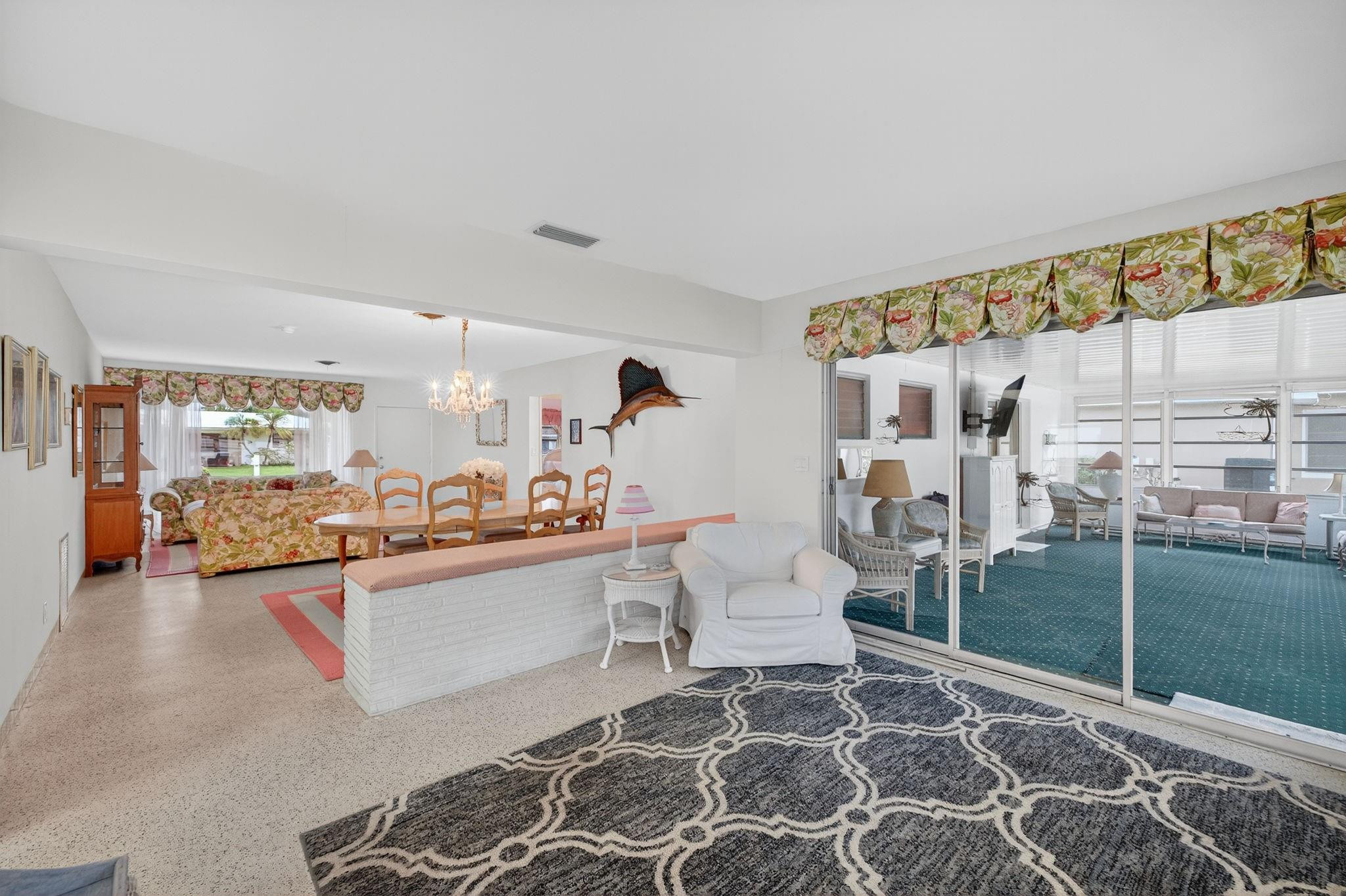 2048 Coco Palm Pl