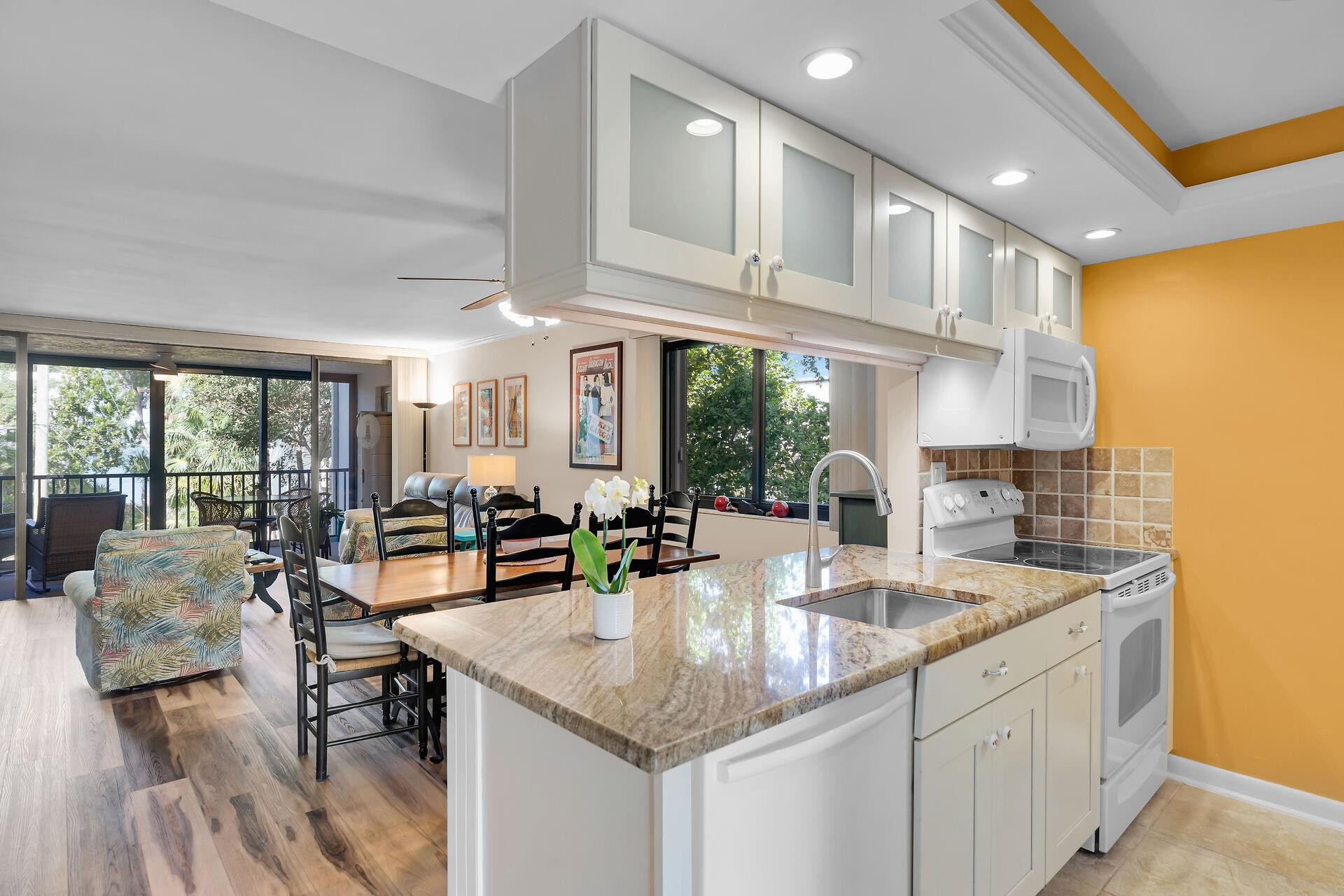 97652 Overseas Hwy M8