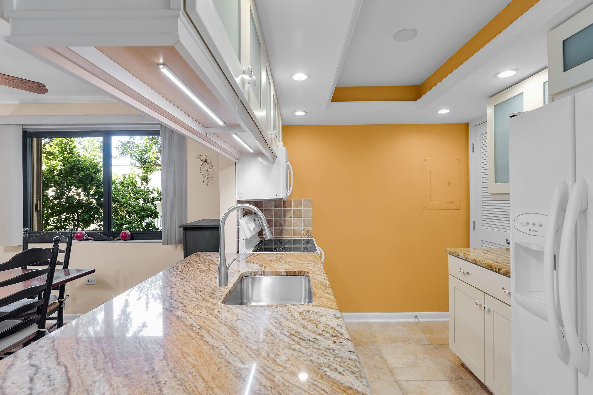 97652 Overseas Hwy M8