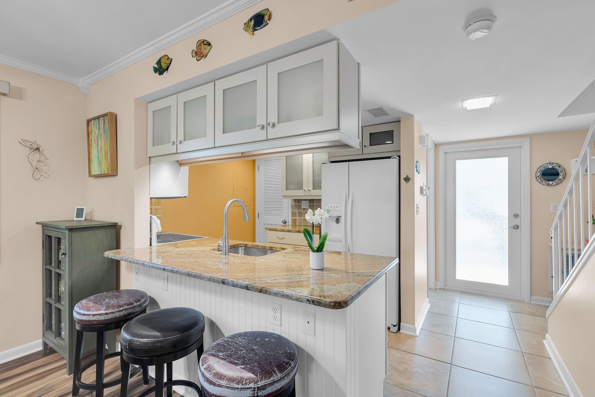 97652 Overseas Hwy M8