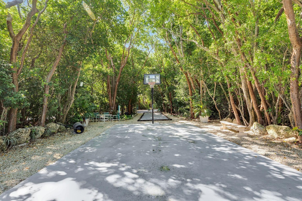 97652 Overseas Hwy M8