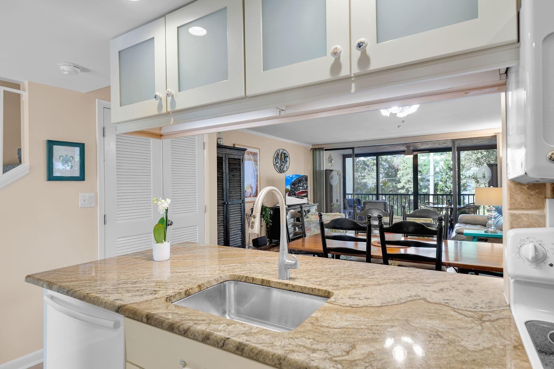 97652 Overseas Hwy M8