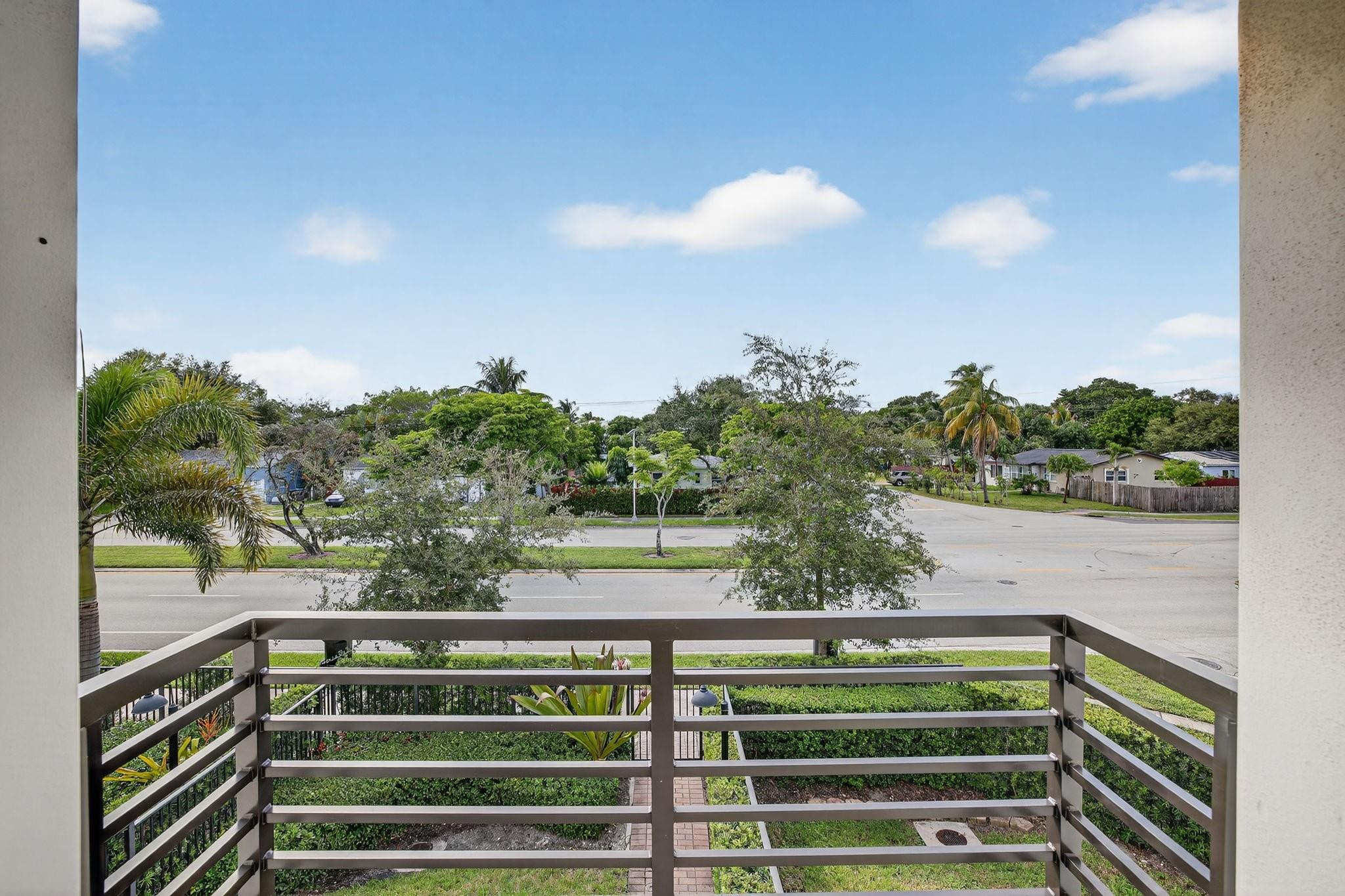 1402 SW 4th Ave 1402