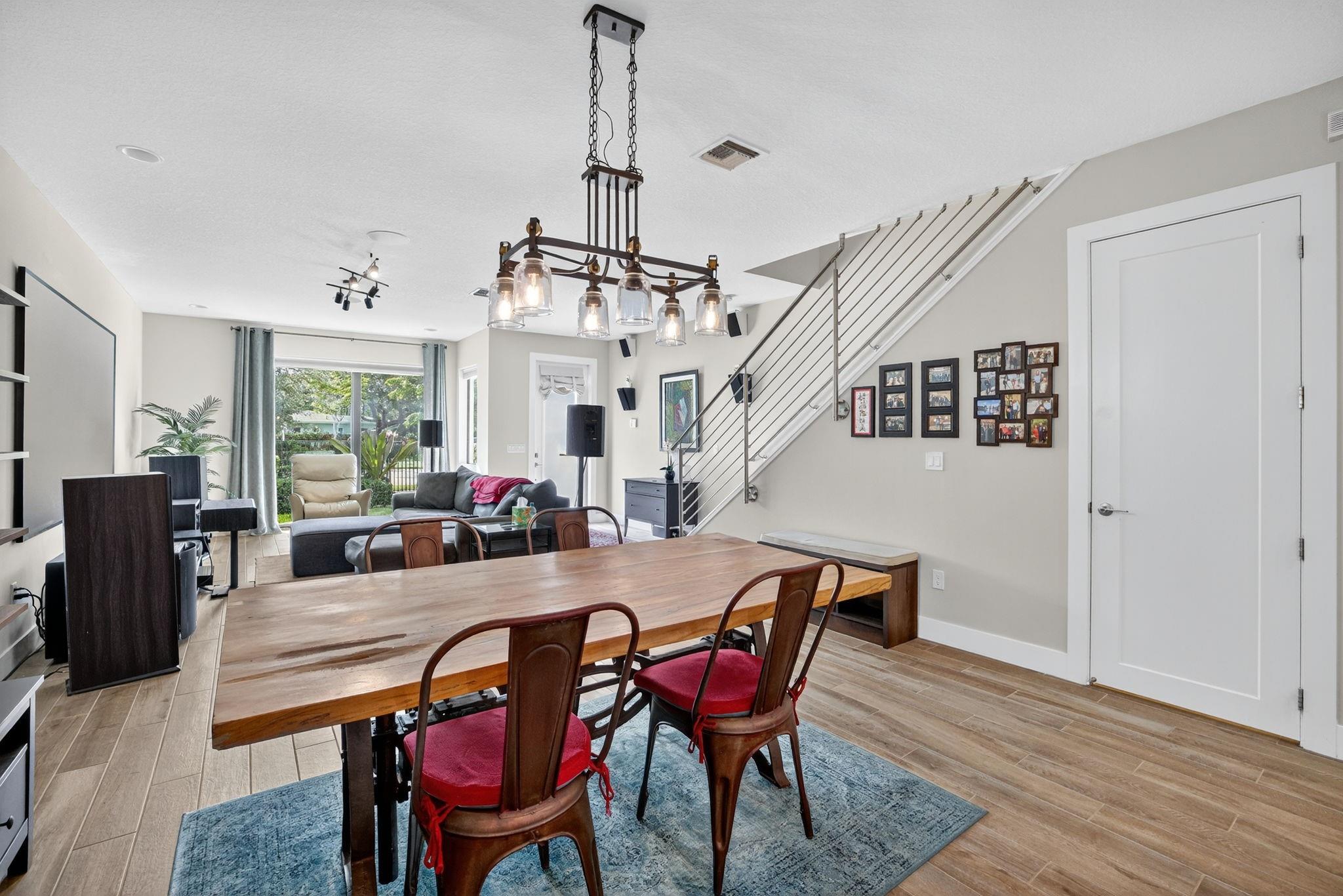 1402 SW 4th Ave 1402