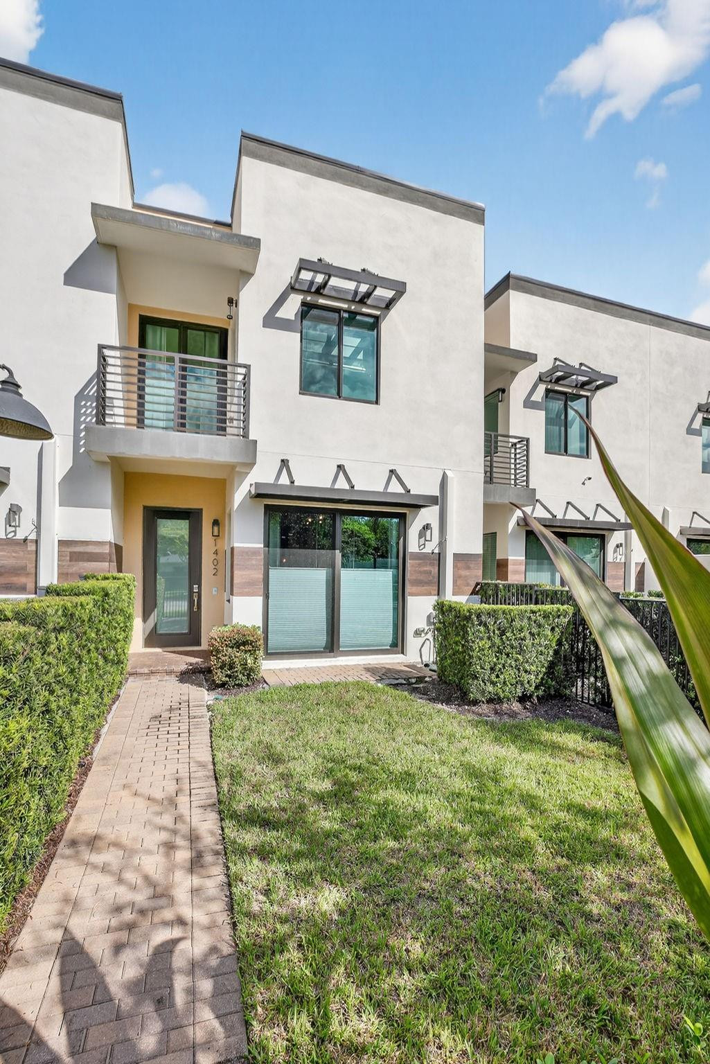 1402 SW 4th Ave 1402