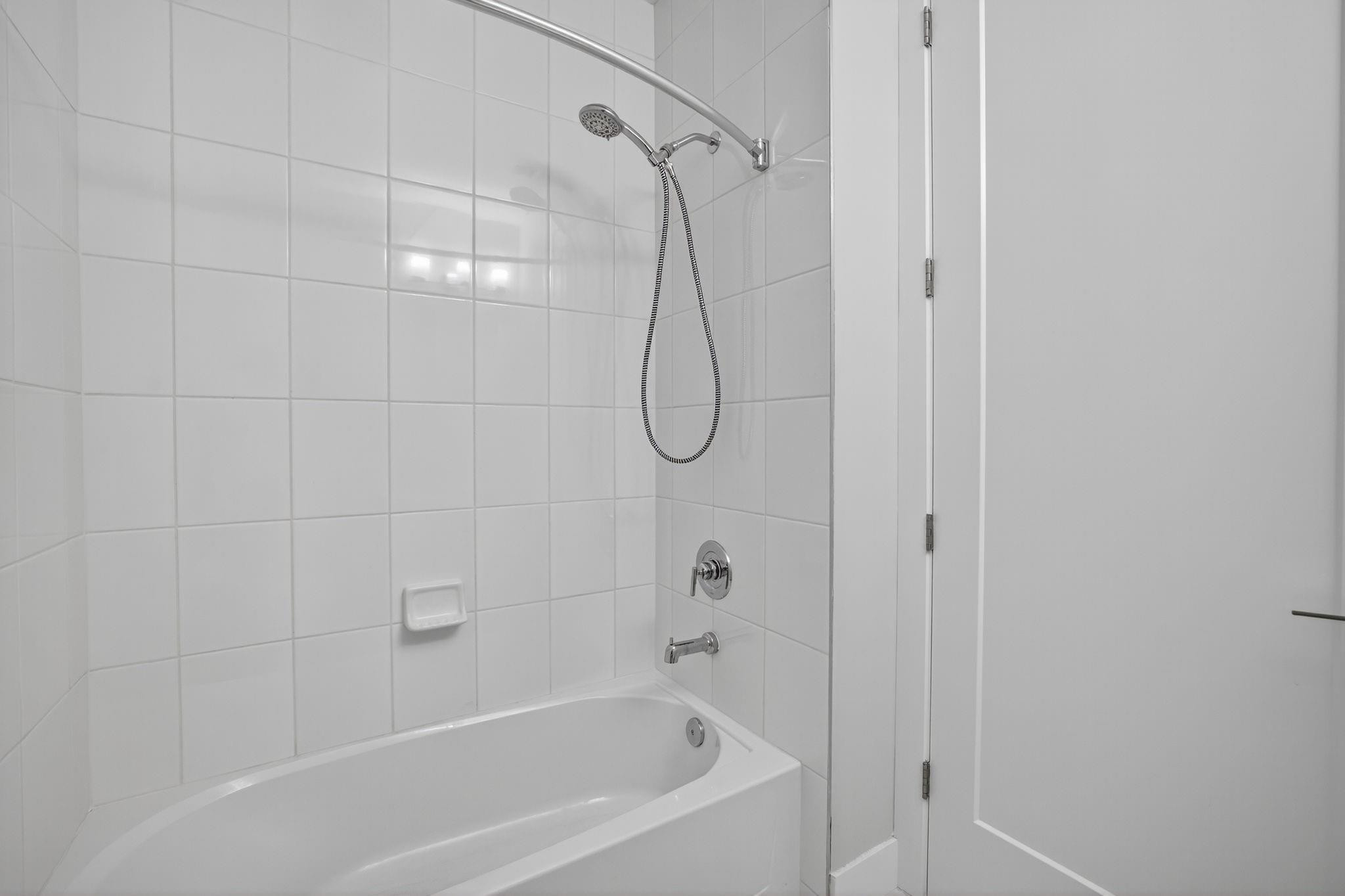 1402 SW 4th Ave 1402