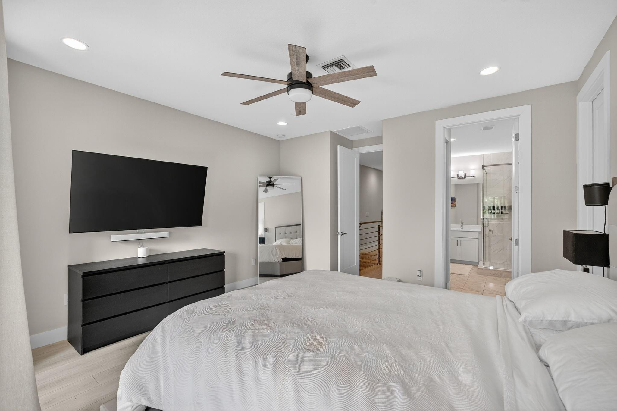 1402 SW 4th Ave 1402