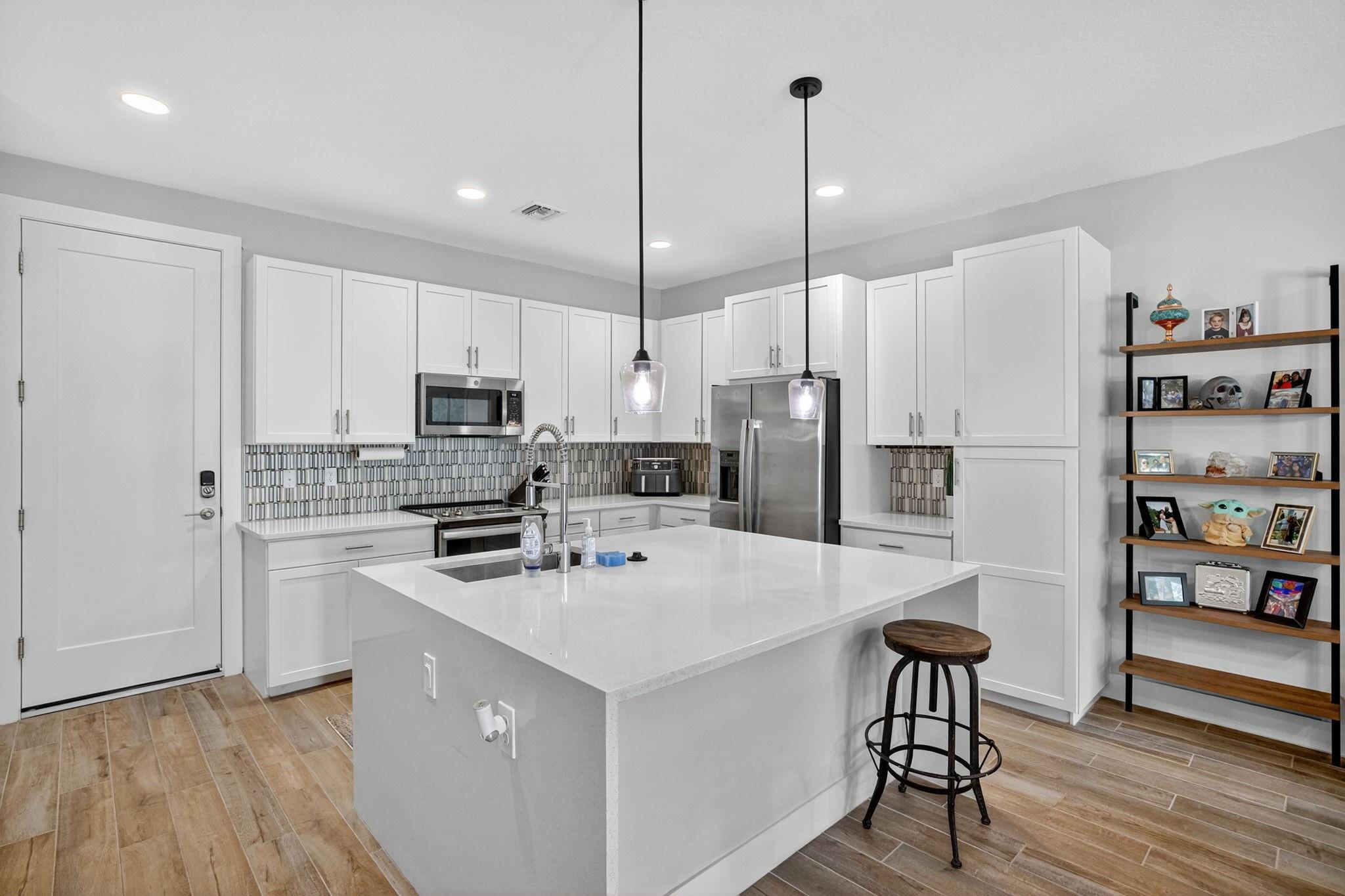 1402 SW 4th Ave 1402