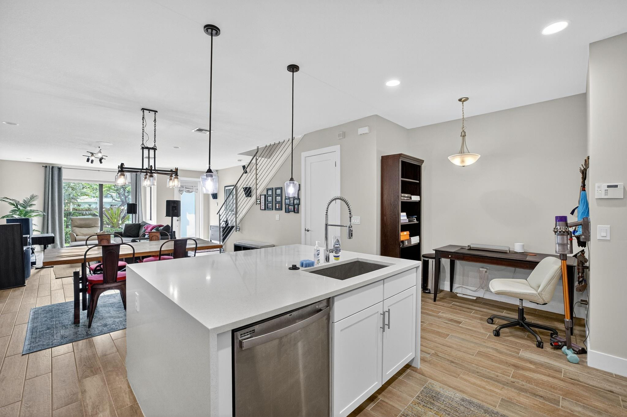 1402 SW 4th Ave 1402