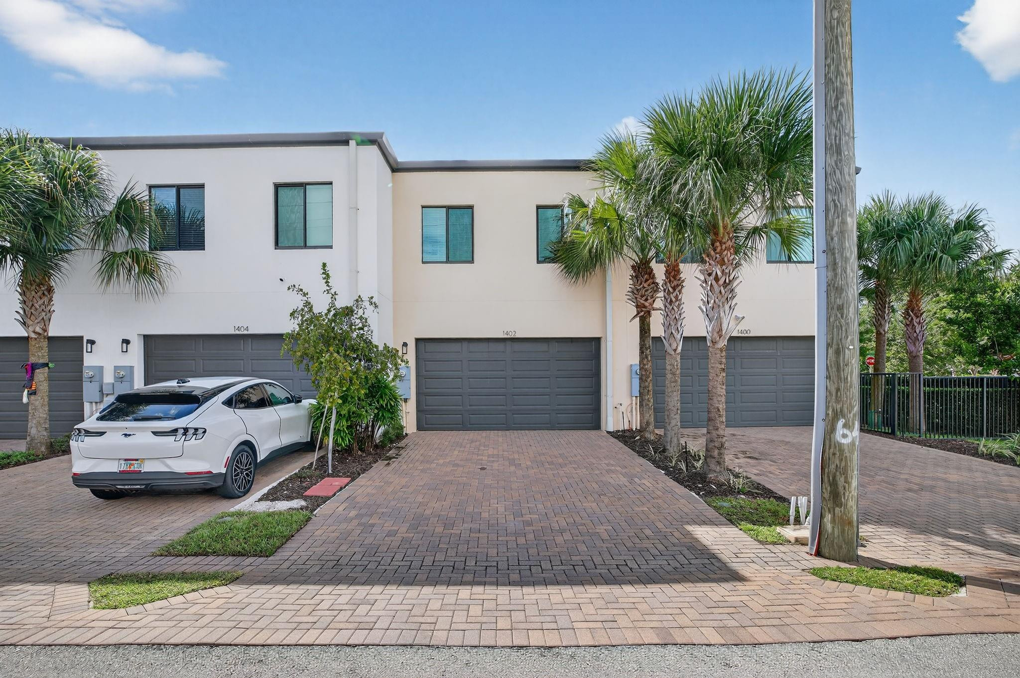 1402 SW 4th Ave 1402