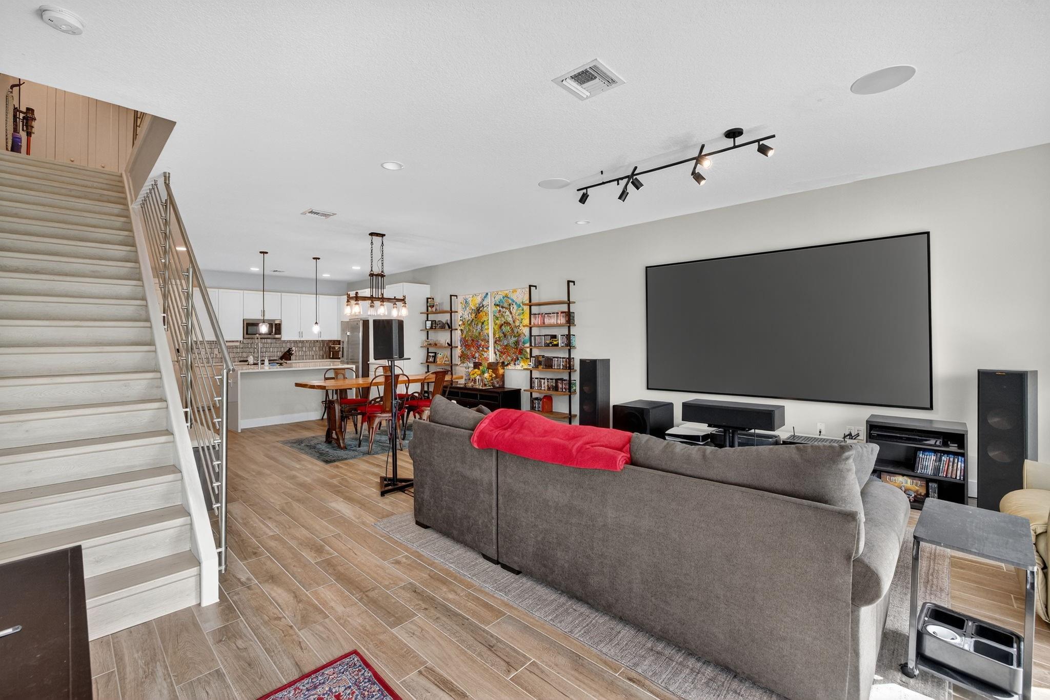 1402 SW 4th Ave 1402