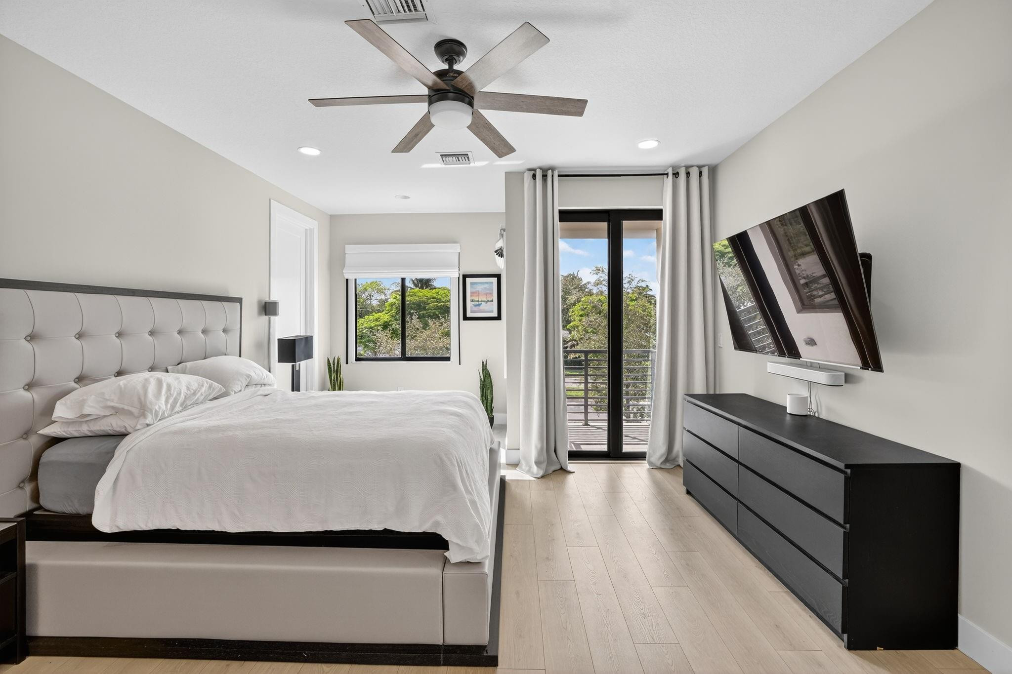 1402 SW 4th Ave 1402