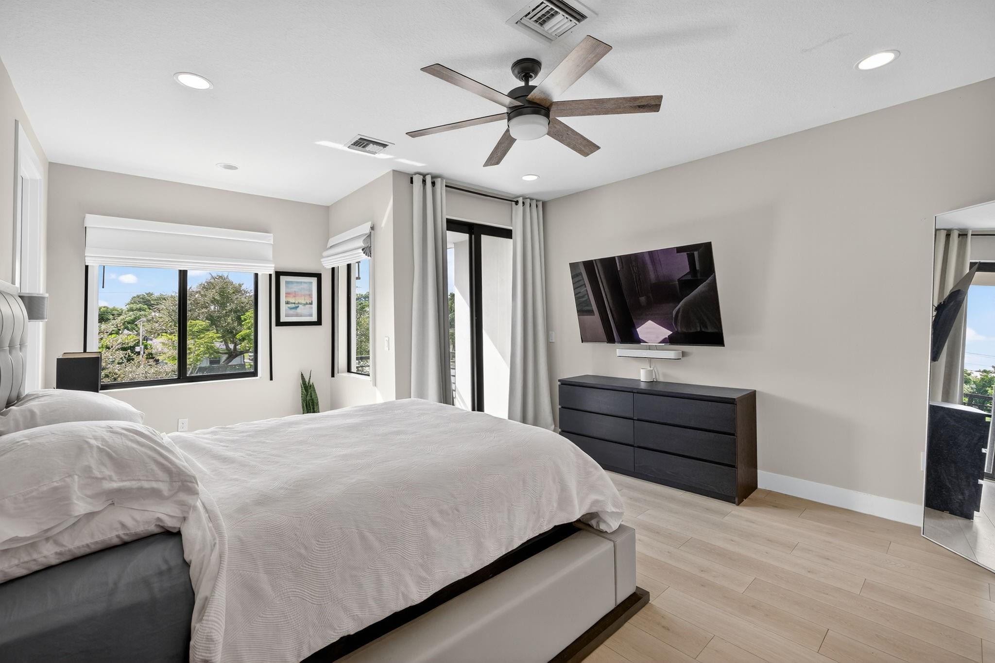 1402 SW 4th Ave 1402