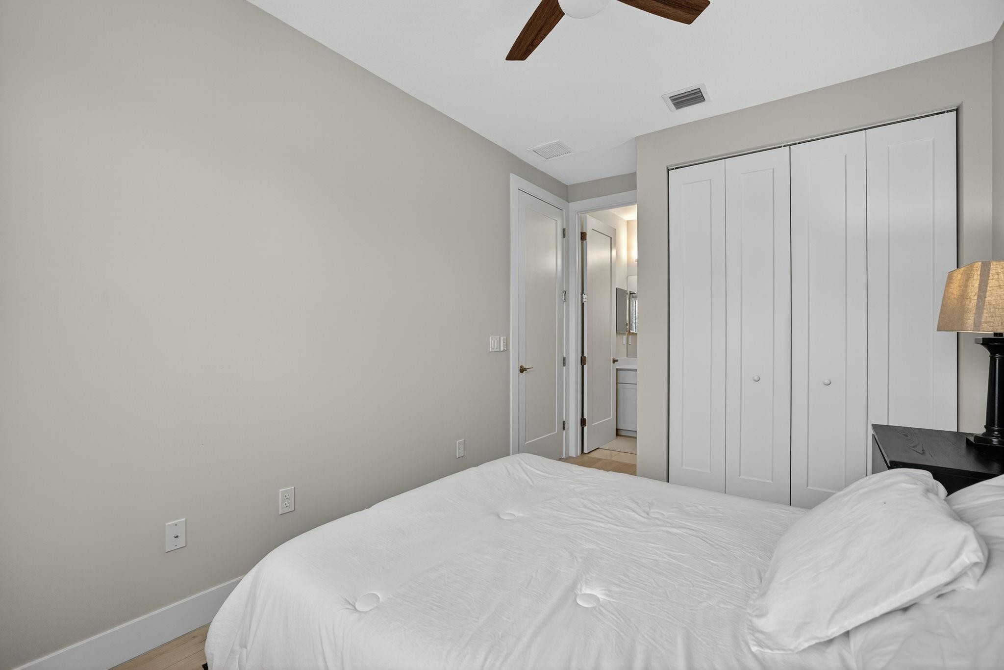 1402 SW 4th Ave 1402