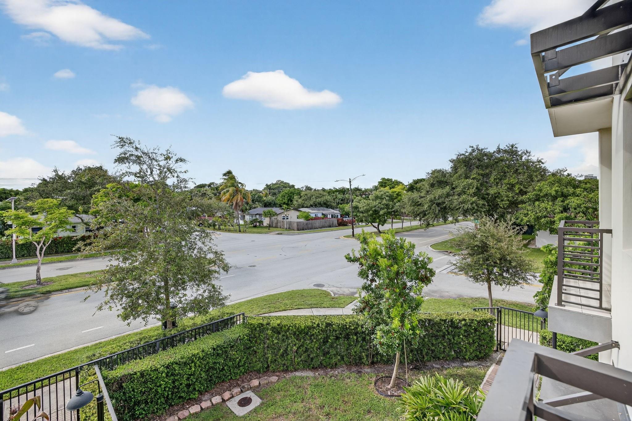 1402 SW 4th Ave 1402