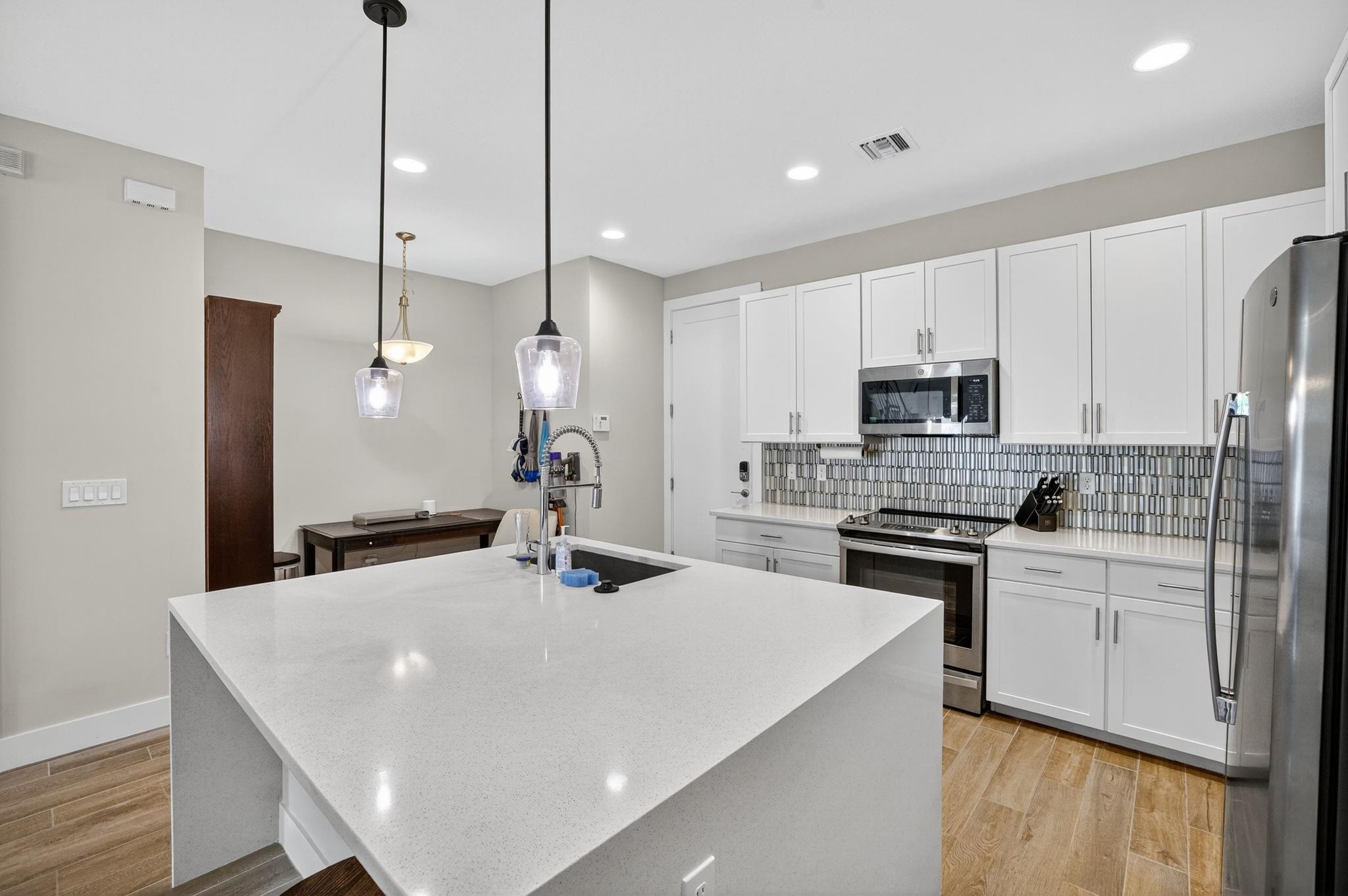 1402 SW 4th Ave 1402