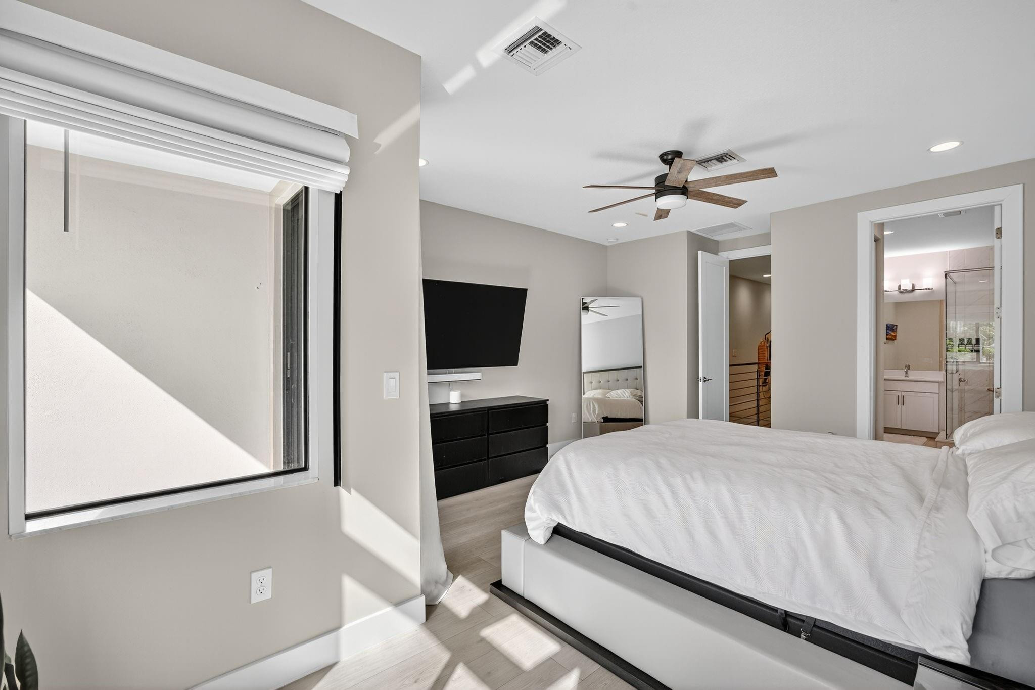 1402 SW 4th Ave 1402