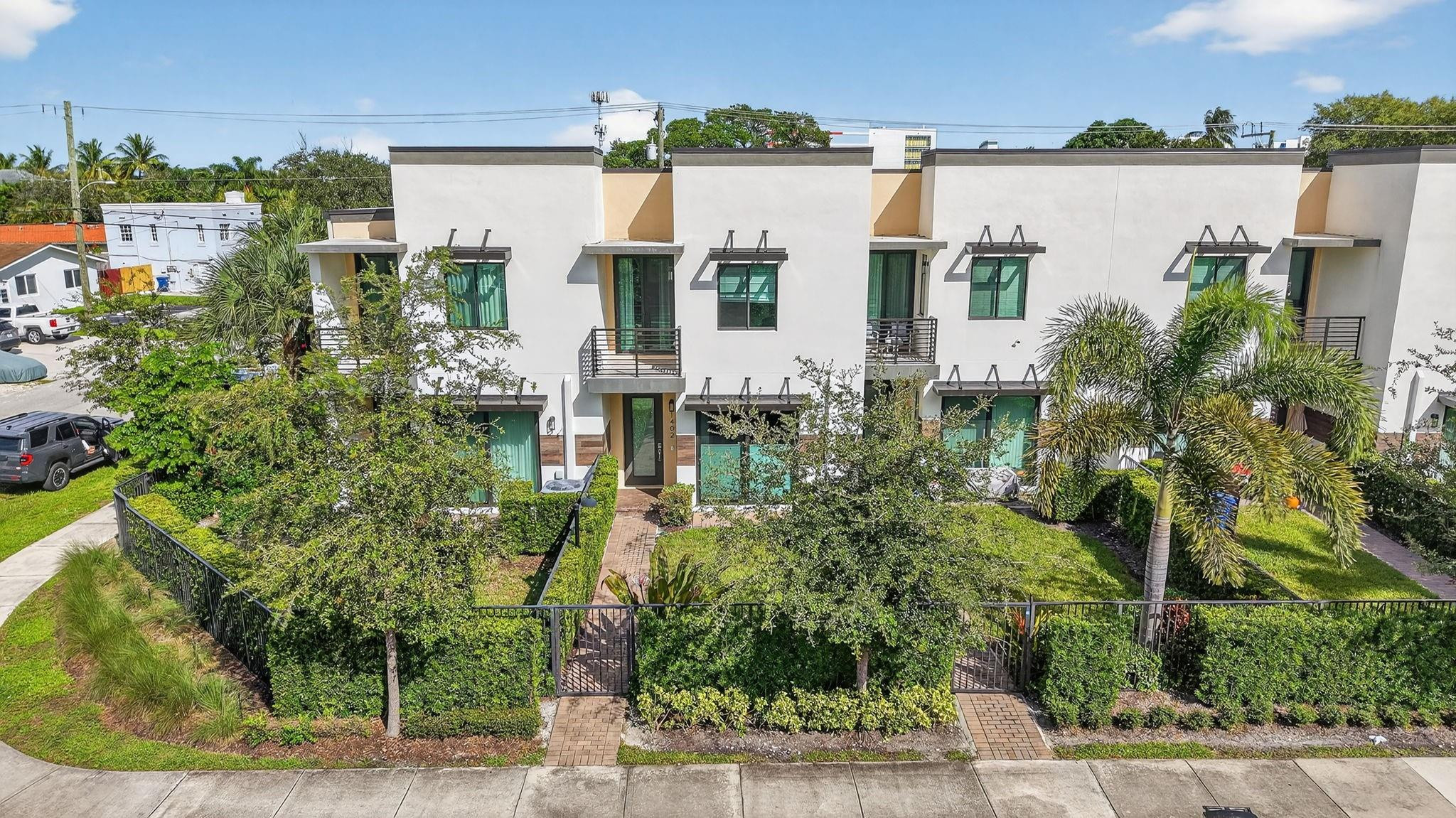 1402 SW 4th Ave 1402