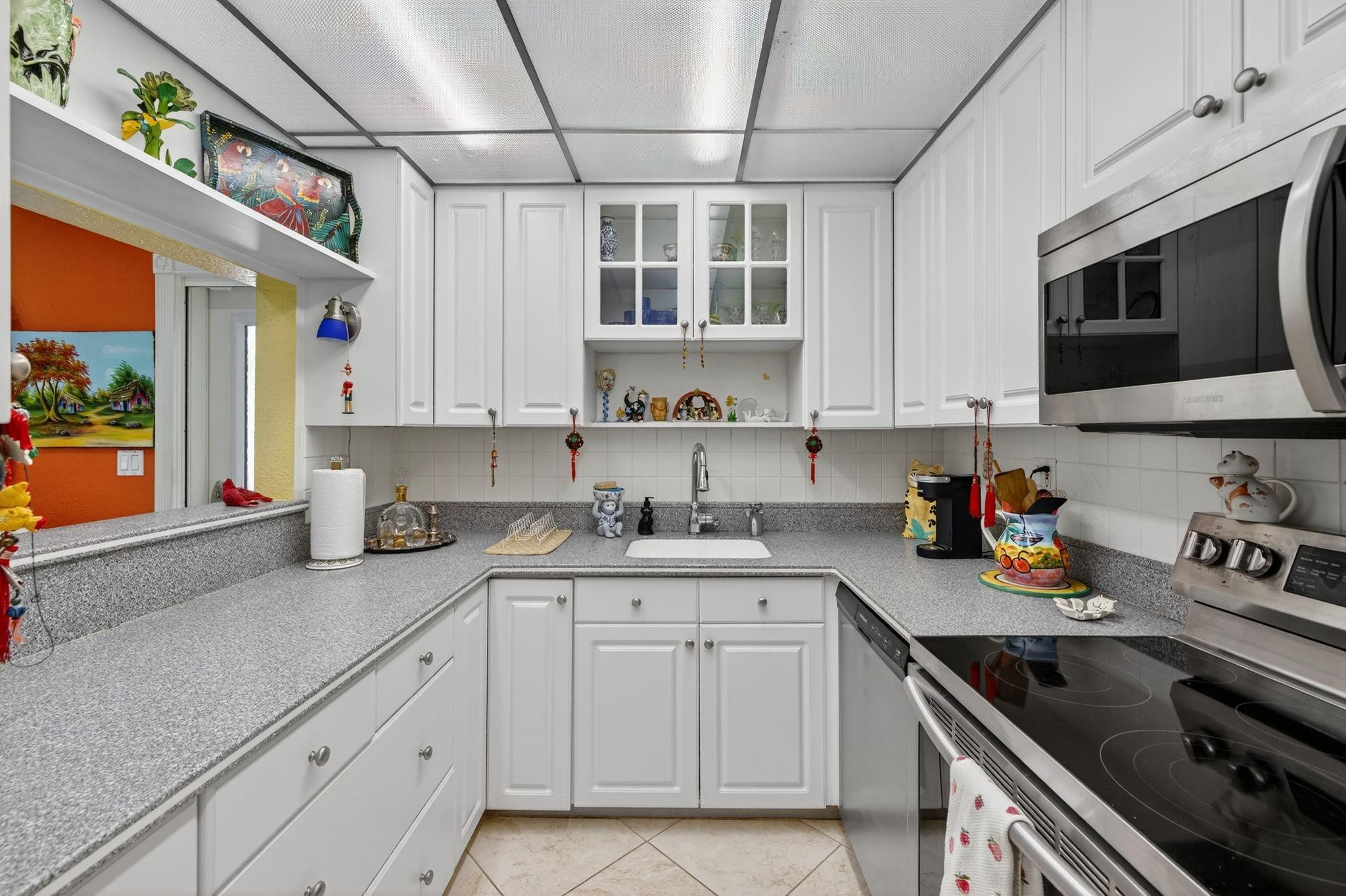 255 Neptune Ave