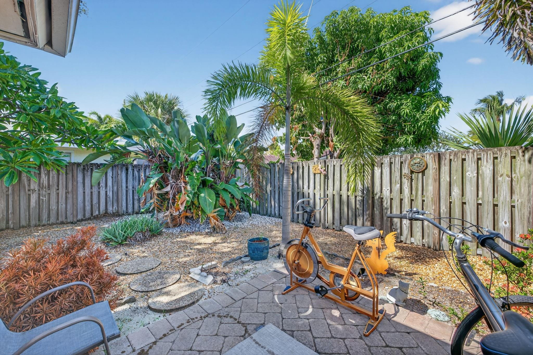 255 Neptune Ave