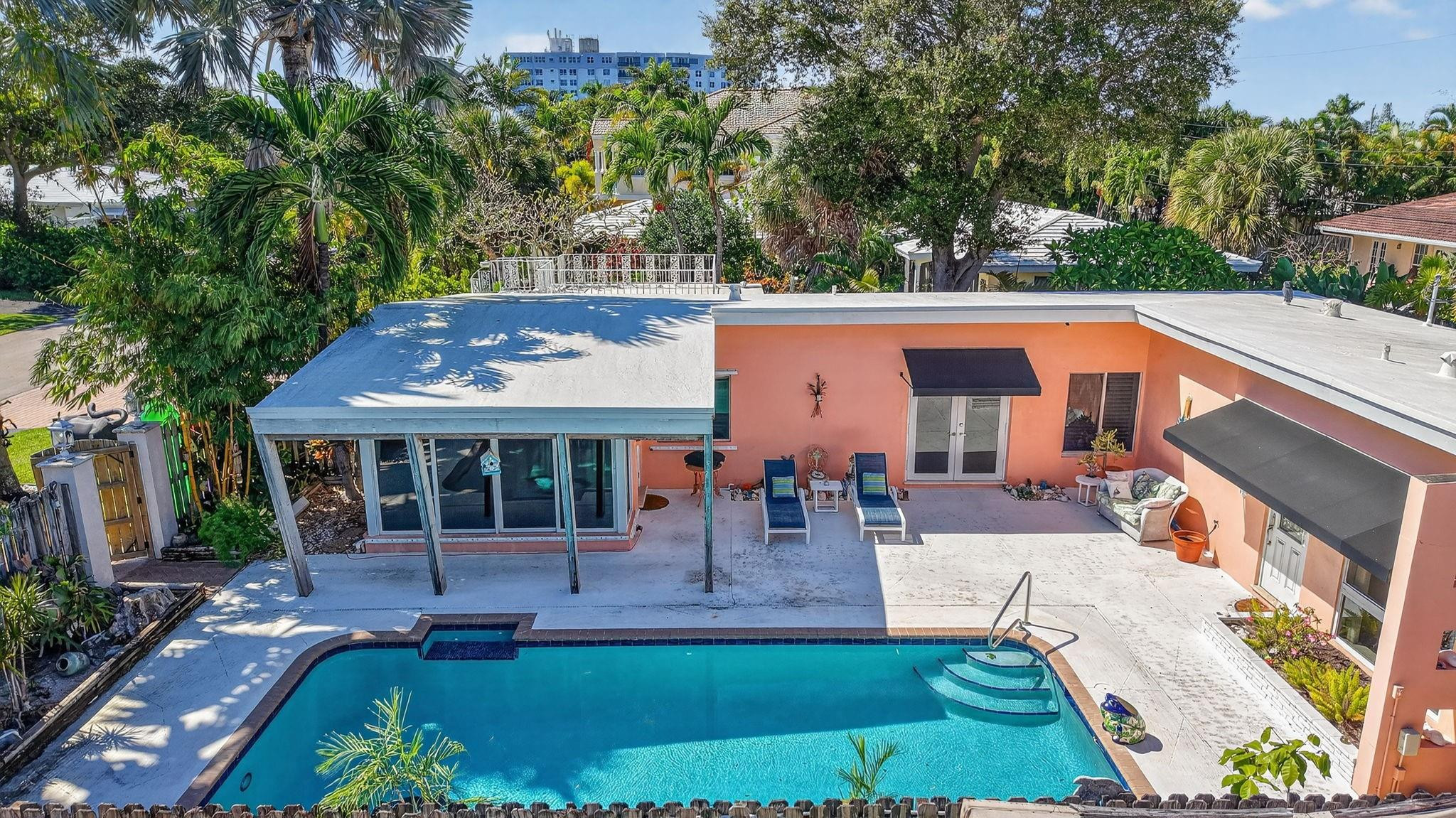 255 Neptune Ave