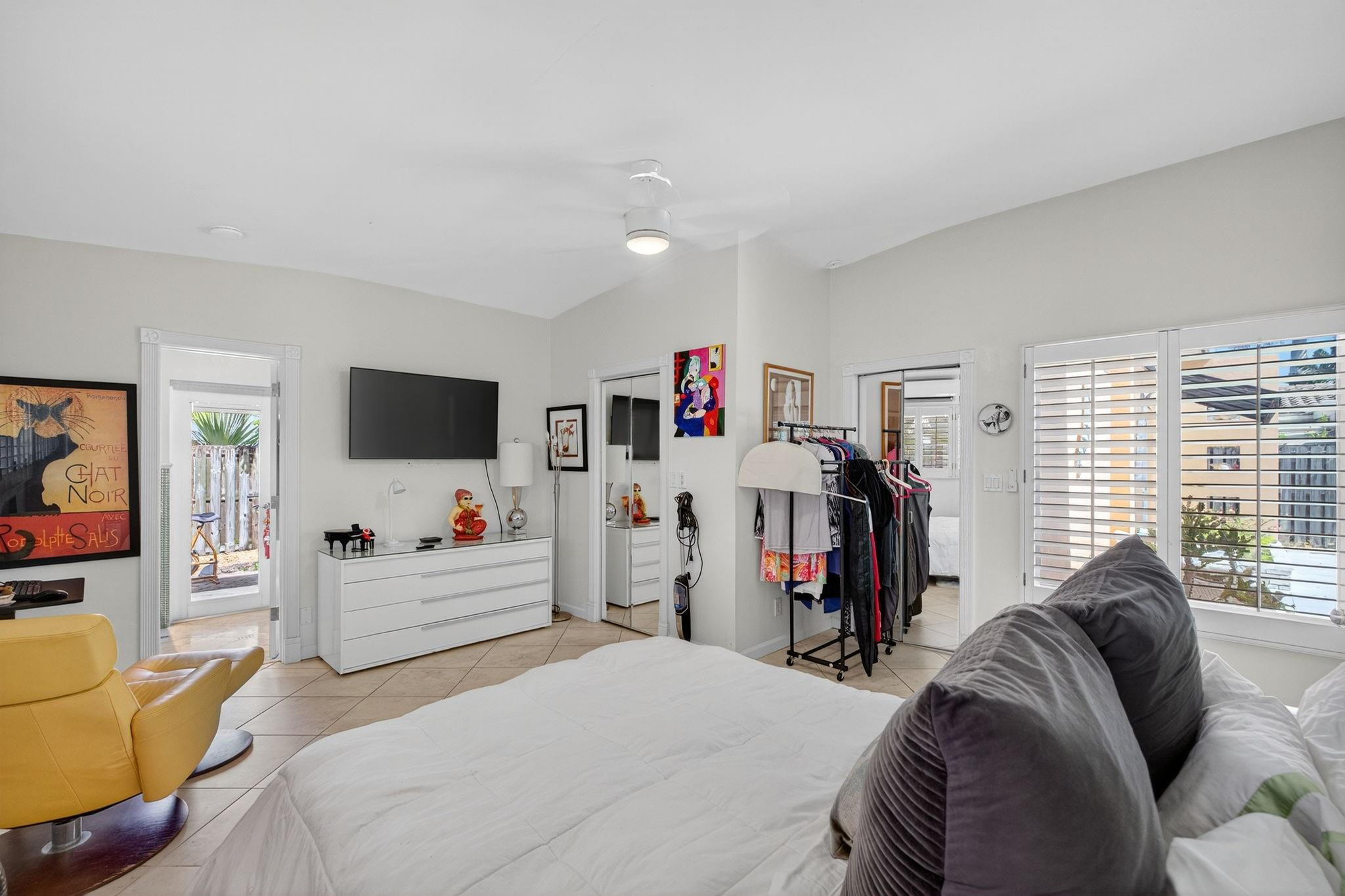 255 Neptune Ave