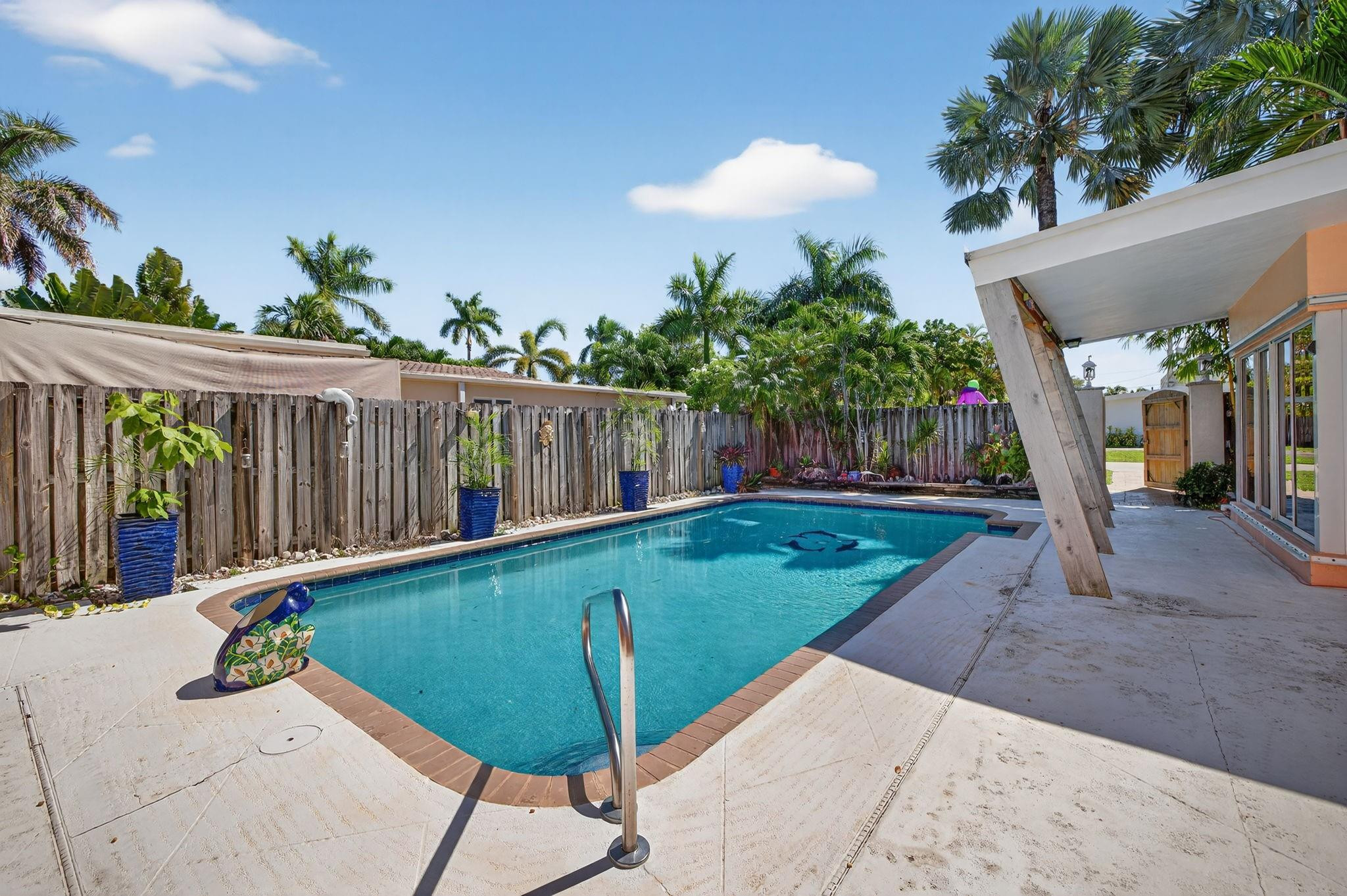 255 Neptune Ave