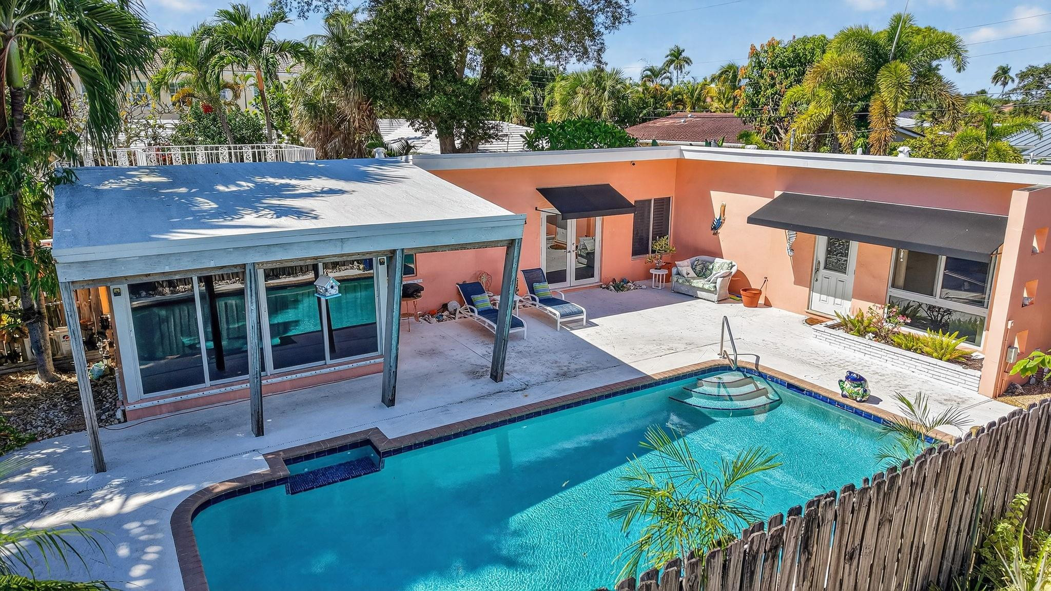 255 Neptune Ave