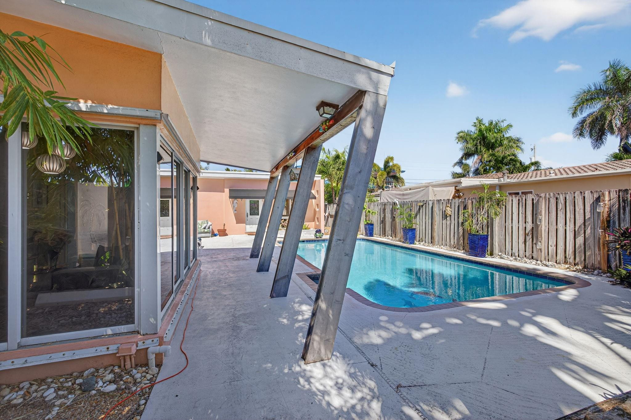 255 Neptune Ave