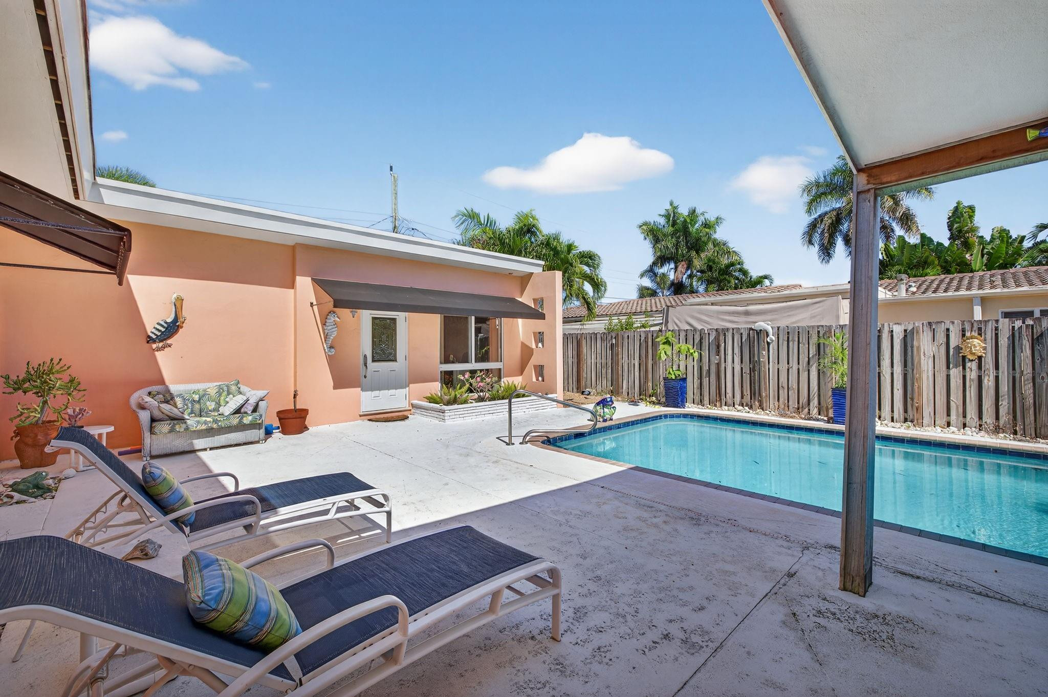 255 Neptune Ave