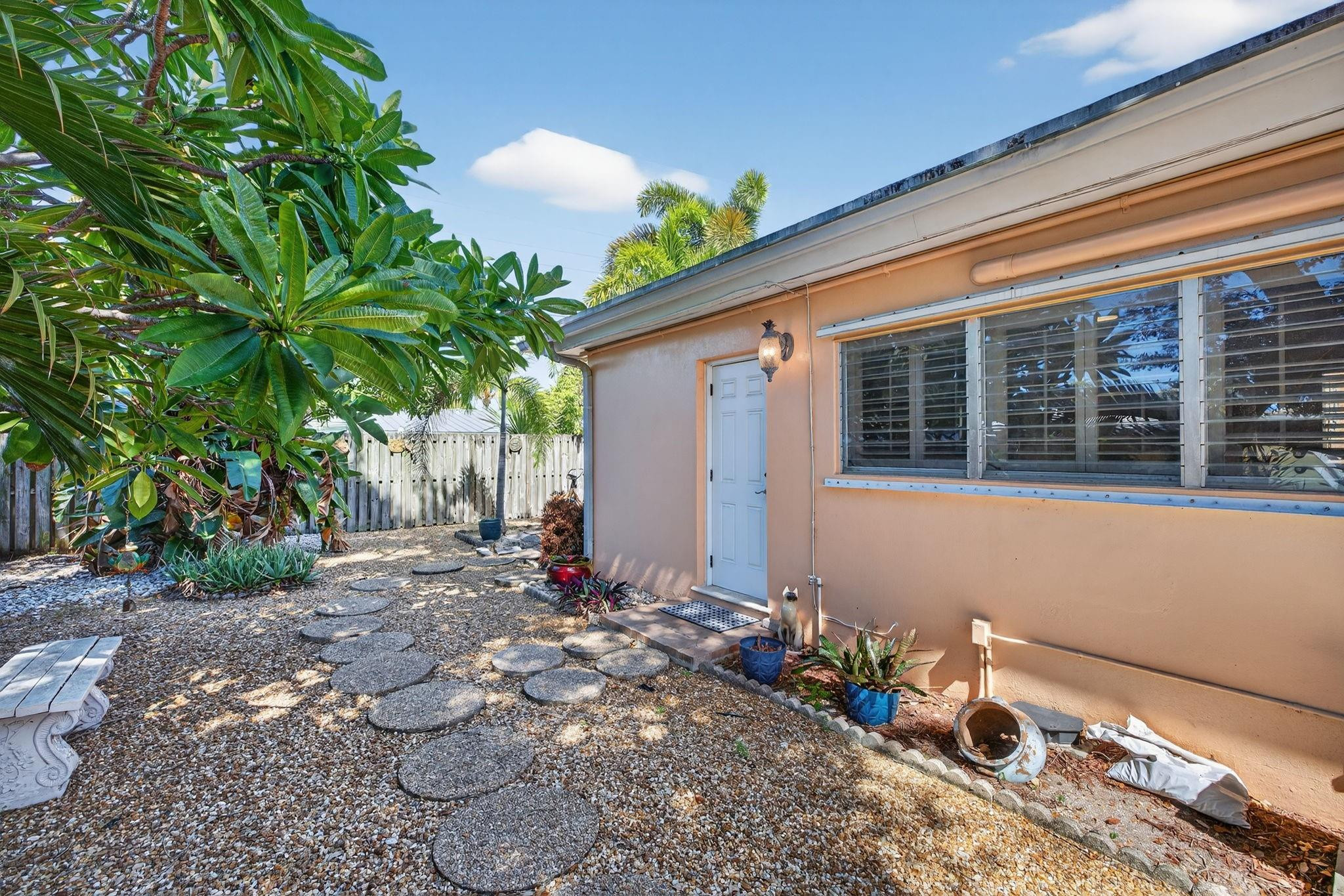 255 Neptune Ave