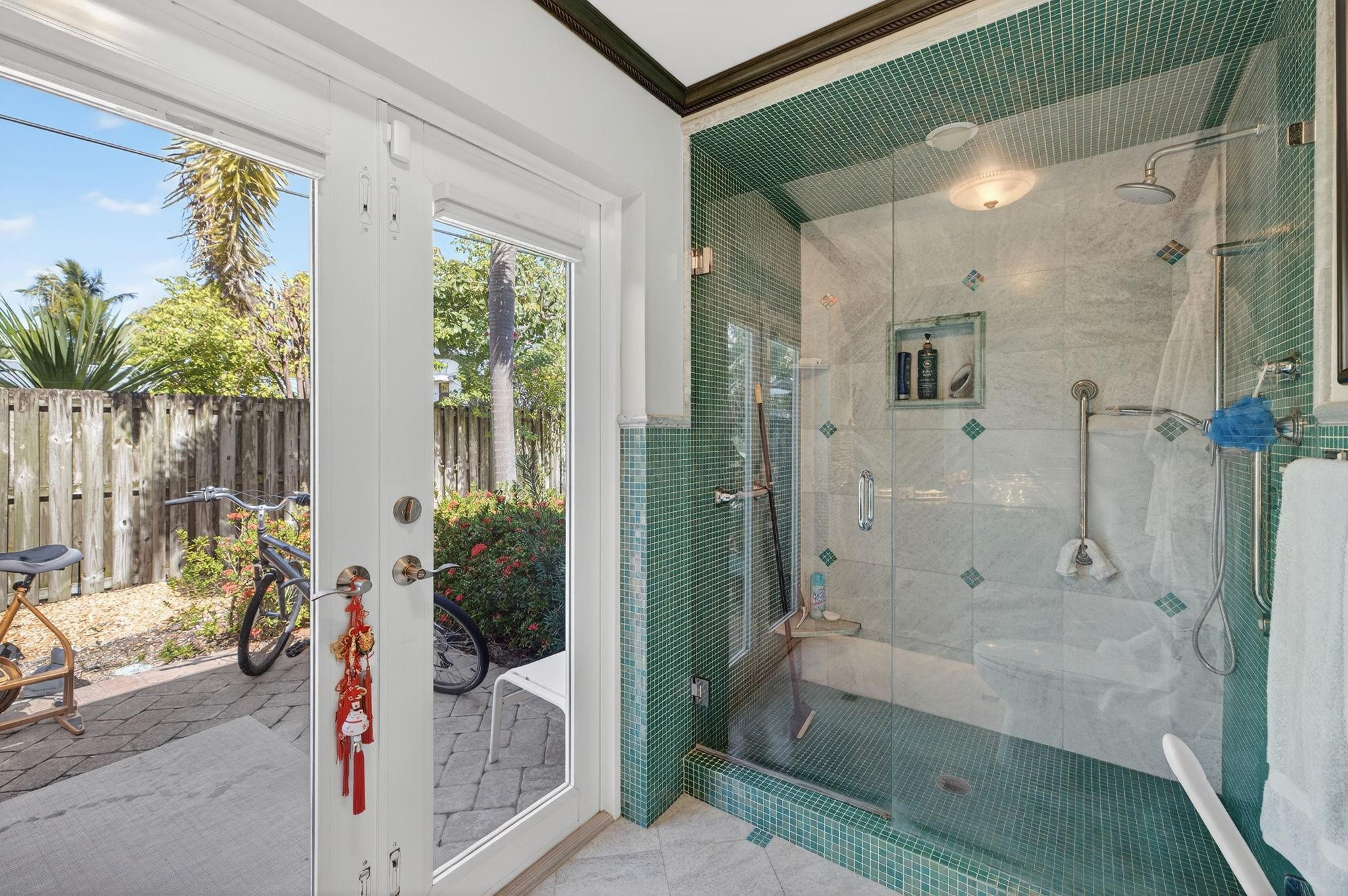 255 Neptune Ave