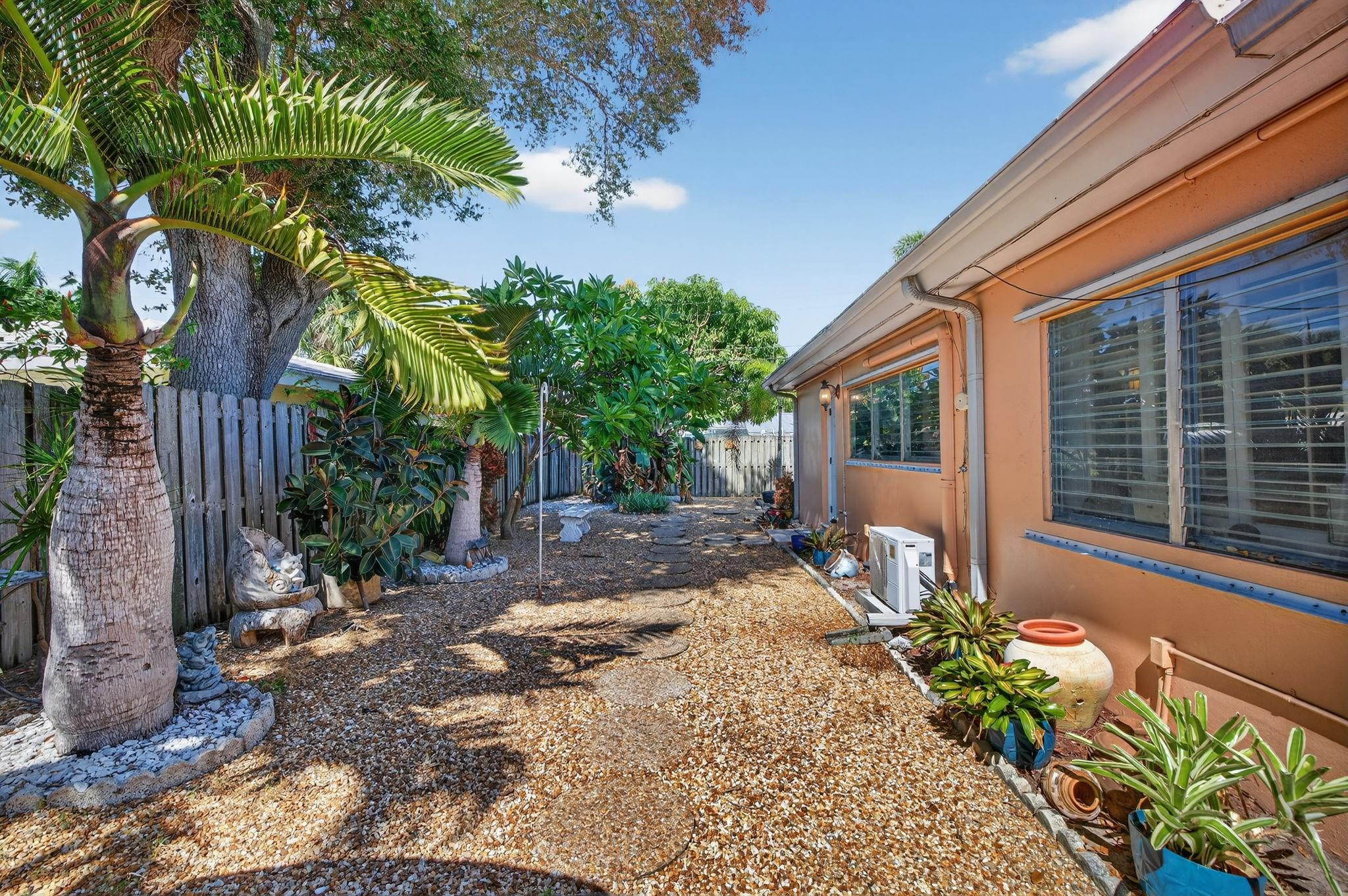 255 Neptune Ave