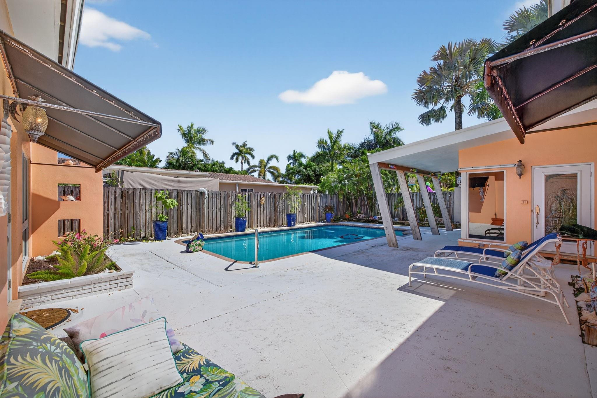 255 Neptune Ave