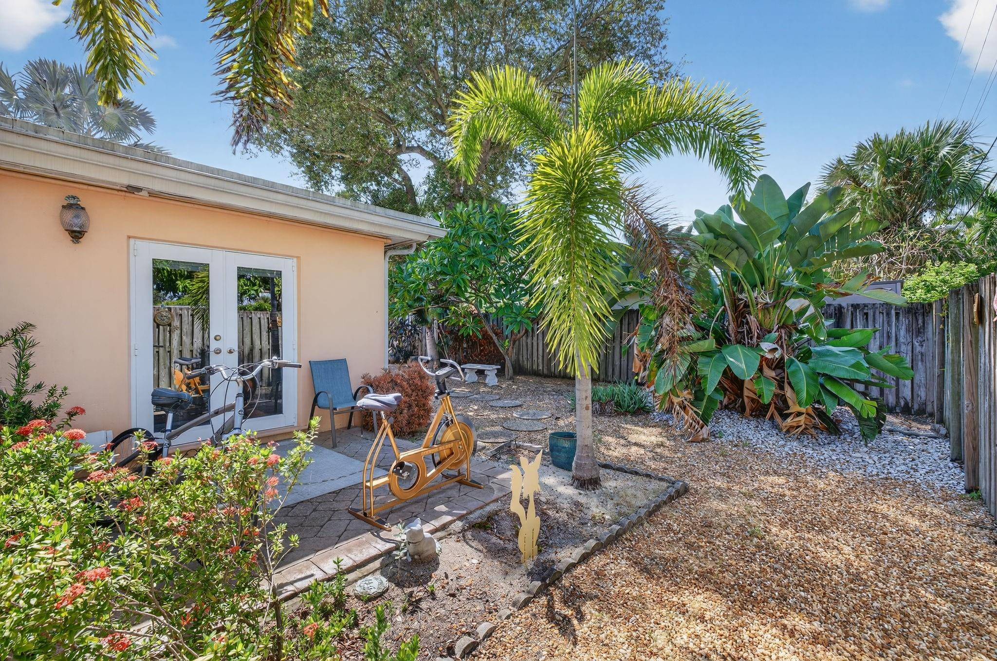255 Neptune Ave