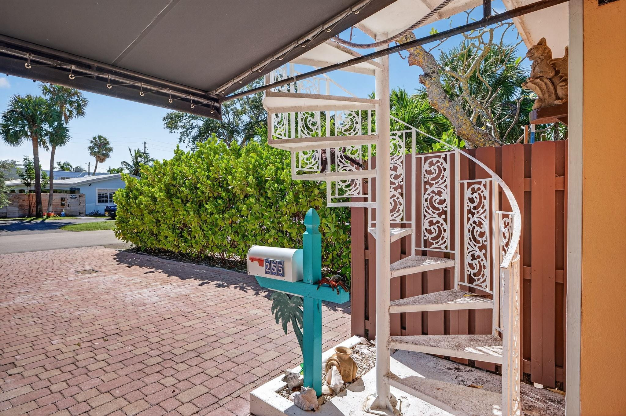 255 Neptune Ave
